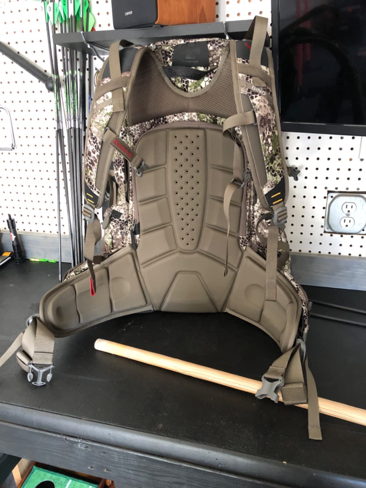 Badlands 2200 - Hunting Pack with Built-In Meat Hauler | Featuring a quick-deploy meat shelf and supportive suspension to distribute heavy loads comfortably customer photo 1