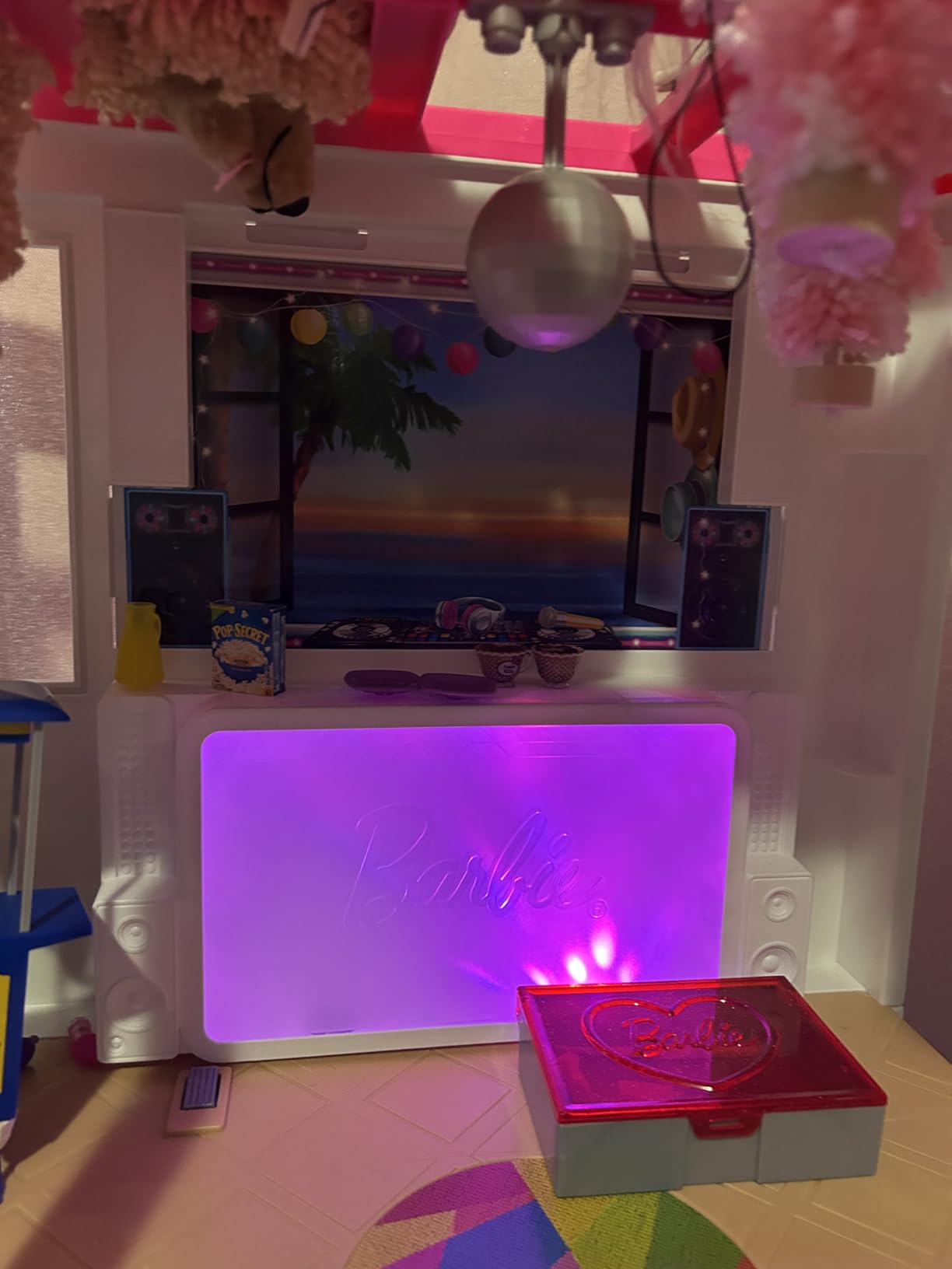 Barbie Dreamhouse Dollhouse Playset | Wheelchair Accessible Elevator, 10 Play Areas with 3 Custom Light Settings , Ages 3+ (Amazon Exclusive) customer photo 1