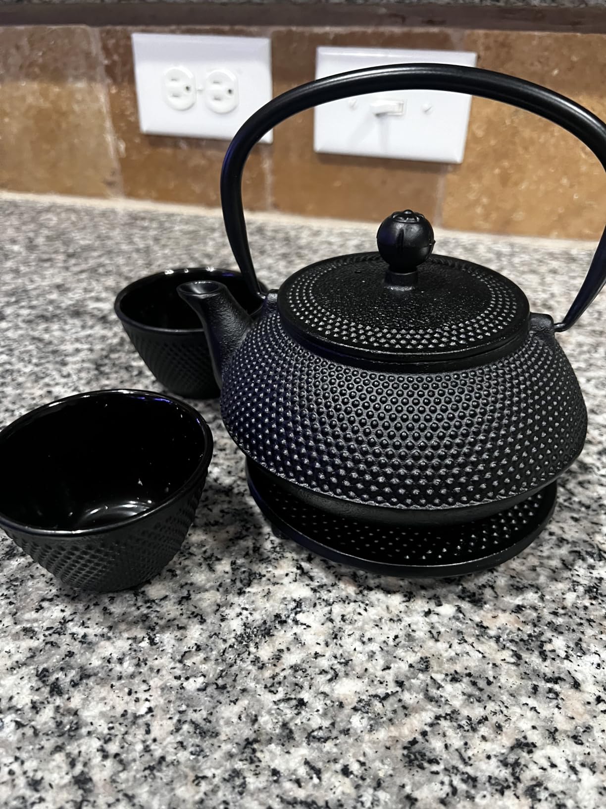 Velaze Cast Iron Teapot Set with Infuser, Japanese Style, 2 Cups, 700ML, 23oz | Heat Preservation with Trivet, Fully Enameled Interior, Beautiful Hammered Design, for Loose Leaf Tea Brewing for 1-2 People customer photo 1