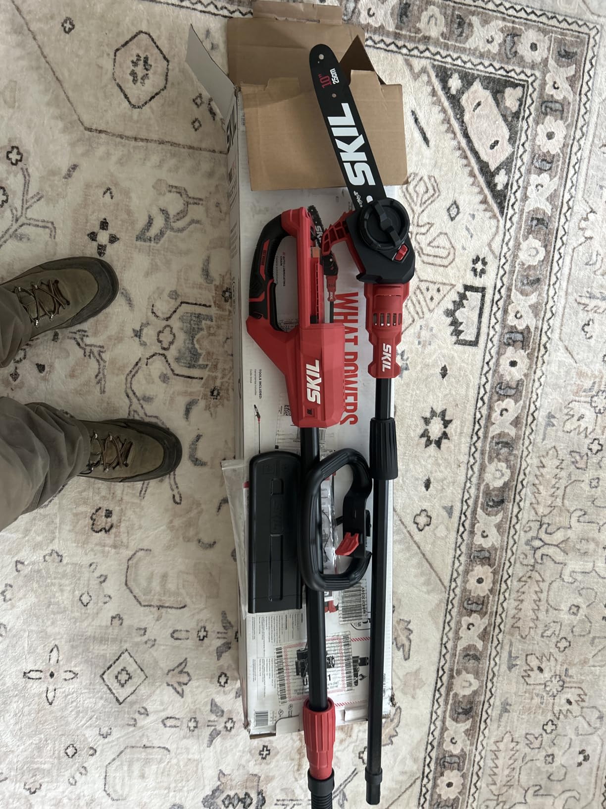 SKIL PWR CORE 40 Brushless 40V 10'' Pole Saw Kit with Over 9ft. Telescoping Shaft & Angled Head, Includes 2.5Ah Battery and Auto PWR Jump Charger - PS4561C-10 customer photo 1
