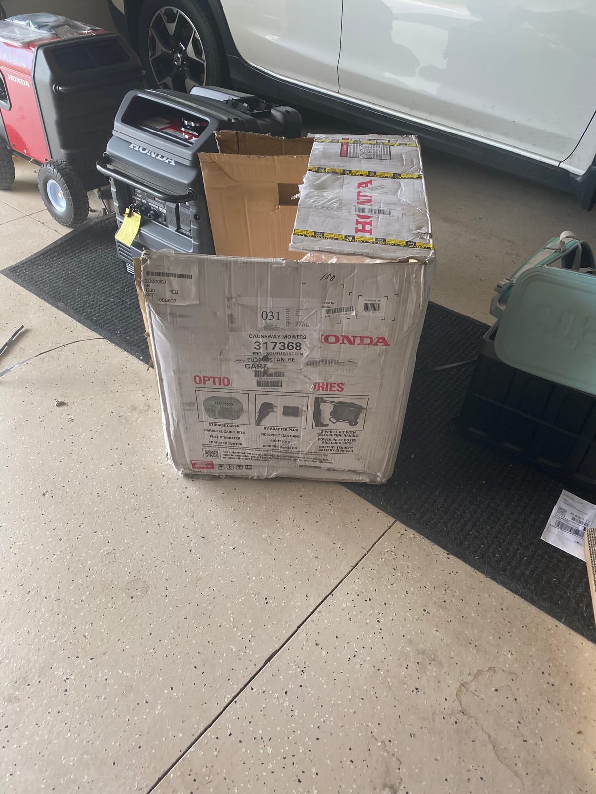 Honda EU3000iS 3000 Watt Inverter Generator (EU3000IS1AN) | Super Quiet 120V Gas Powered Portable Generator for Camping, RV or Home Backup Power Supply, Up to 19.6 Hour Run Time customer photo 1