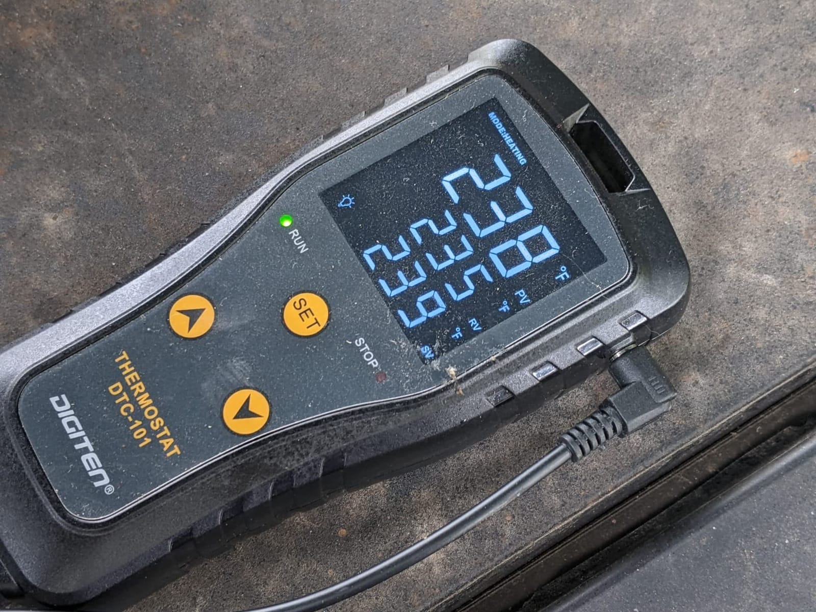 DIGITEN DTC101 Temperature Controller Digital Heat Mat Thermostat Greenhouse Thermostat Outlet Heating Cooling Temperature Control Seedlings Germination Rooting Fermentation Reptiles customer photo 1