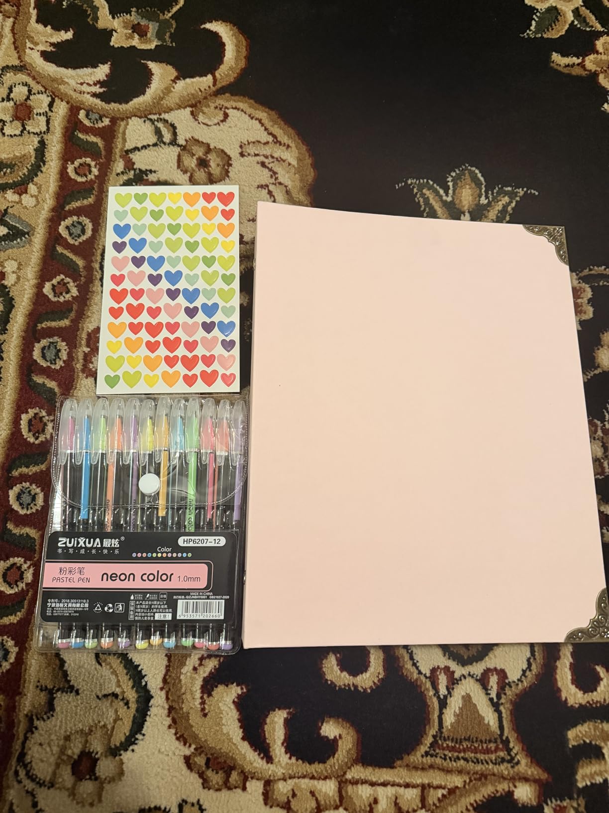 Vienrose DIY Scrapbook Photo Album Kit with Pens Tapes and Stickers 60 Pages Hardcover 8.5x11 Inches 3 Rings Removable Black Paper Scrapbooking Gift for Lover Friends Kids Wedding Valentine's White customer photo 2