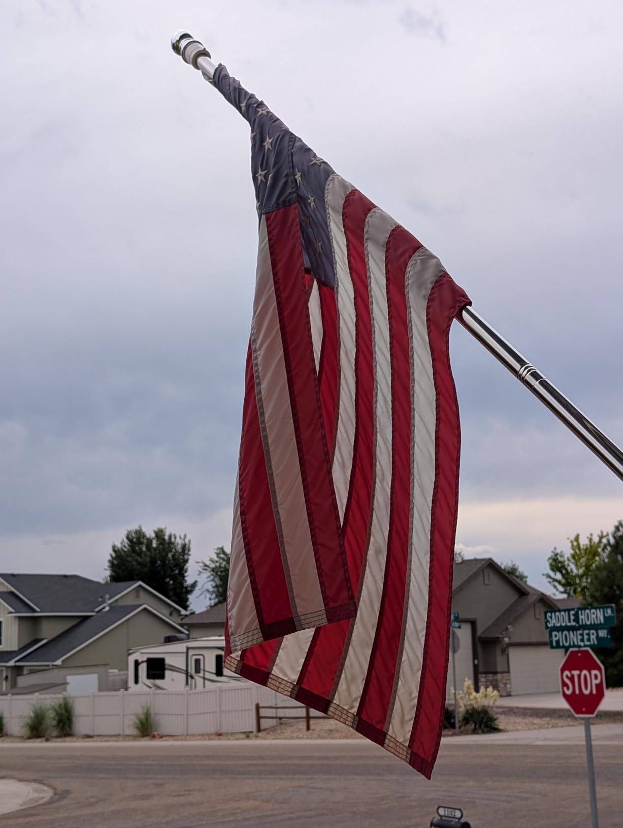 ZMTECH Flag Pole - Upgraded Bracket, 6 FT Stainless Steel Flag Poles for Outside House, Residential or Commerical, Tangle Free Flag Pole Kit for American Flag (Without Flag, Black) customer photo 2