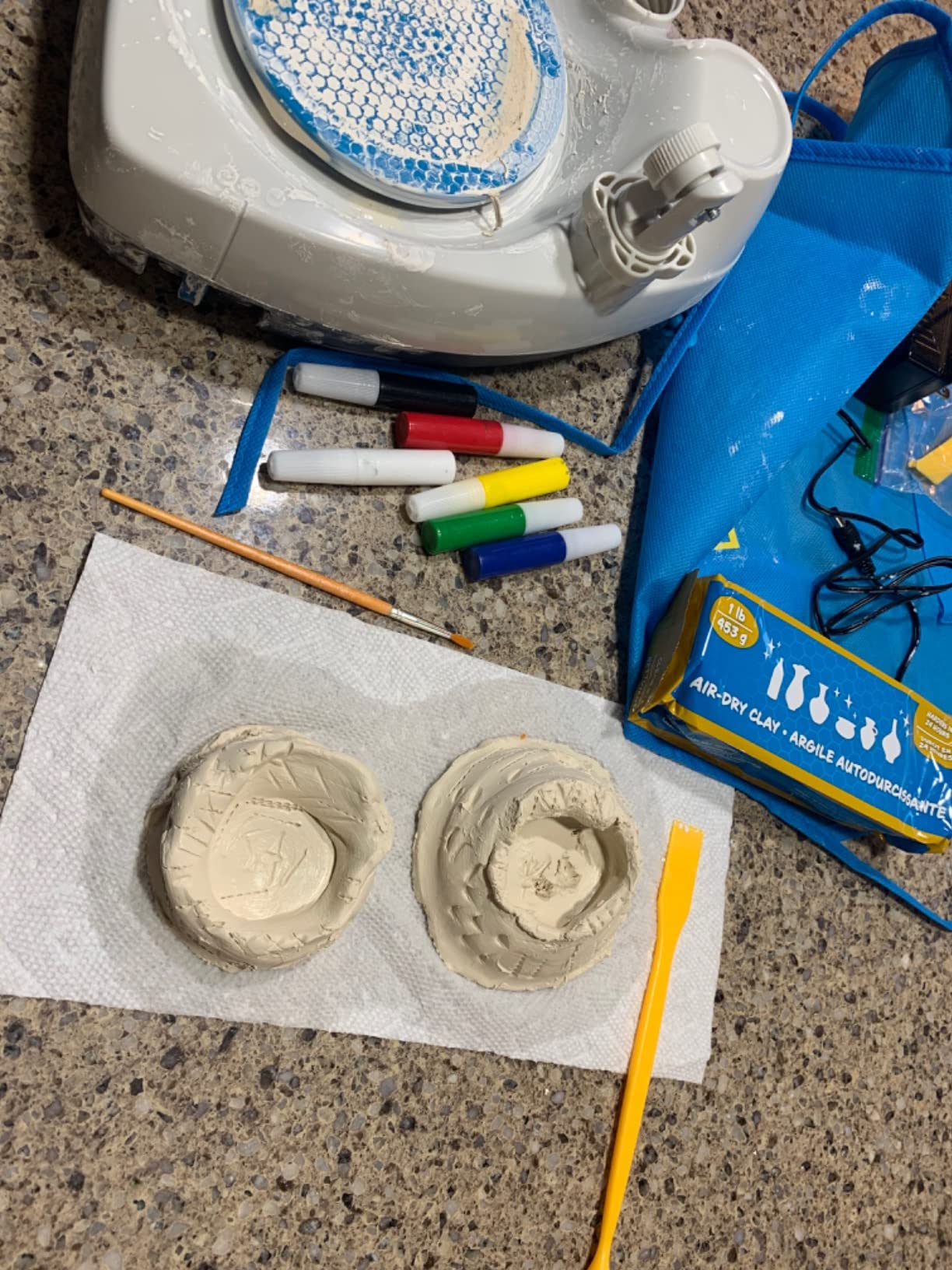 National Geographic Pottery Wheel for Kids Complete Beginner Kit | 2-Speed Electric Motor, 2 Lbs. Air-Dry Clay, Sculpting Tools, Paints and Apron, Creative Craft Toy, Birthday Gift customer photo 2