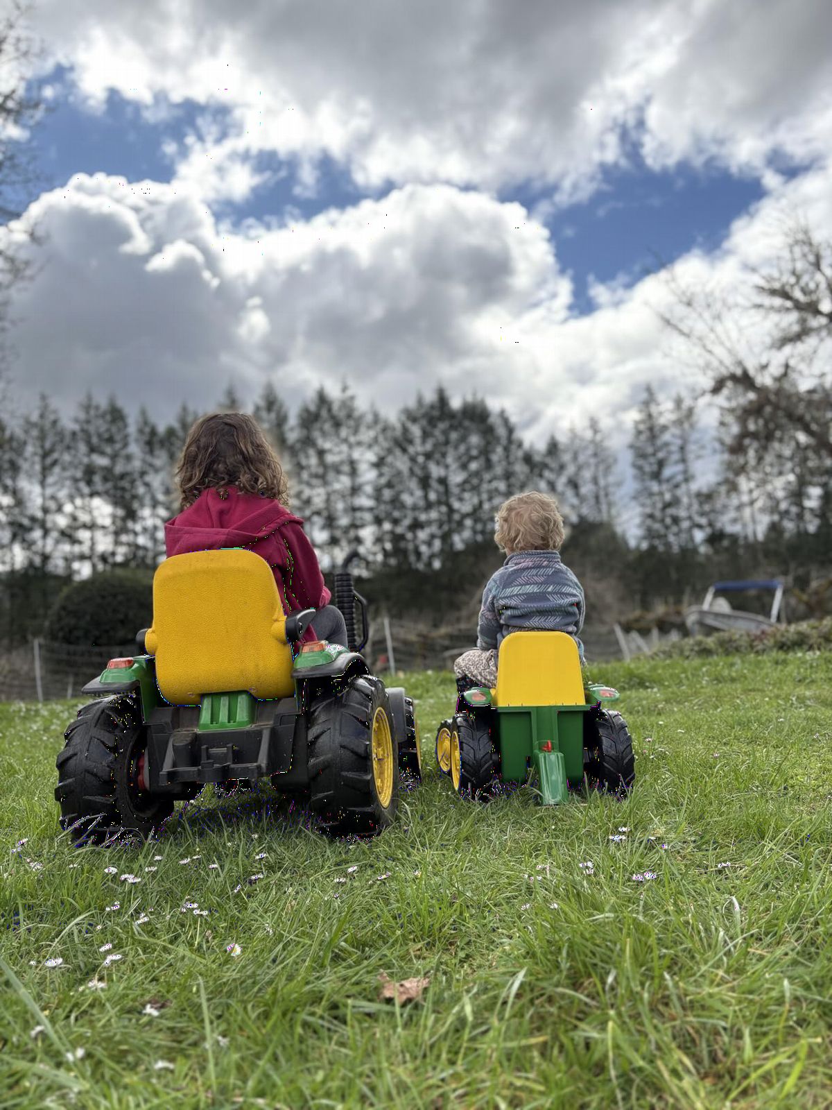 Peg Perego John Deere Mini Tractor 6V Ride on Tractor with Working Lights and Sounds, for Kids 1.5-3 Years customer photo 1
