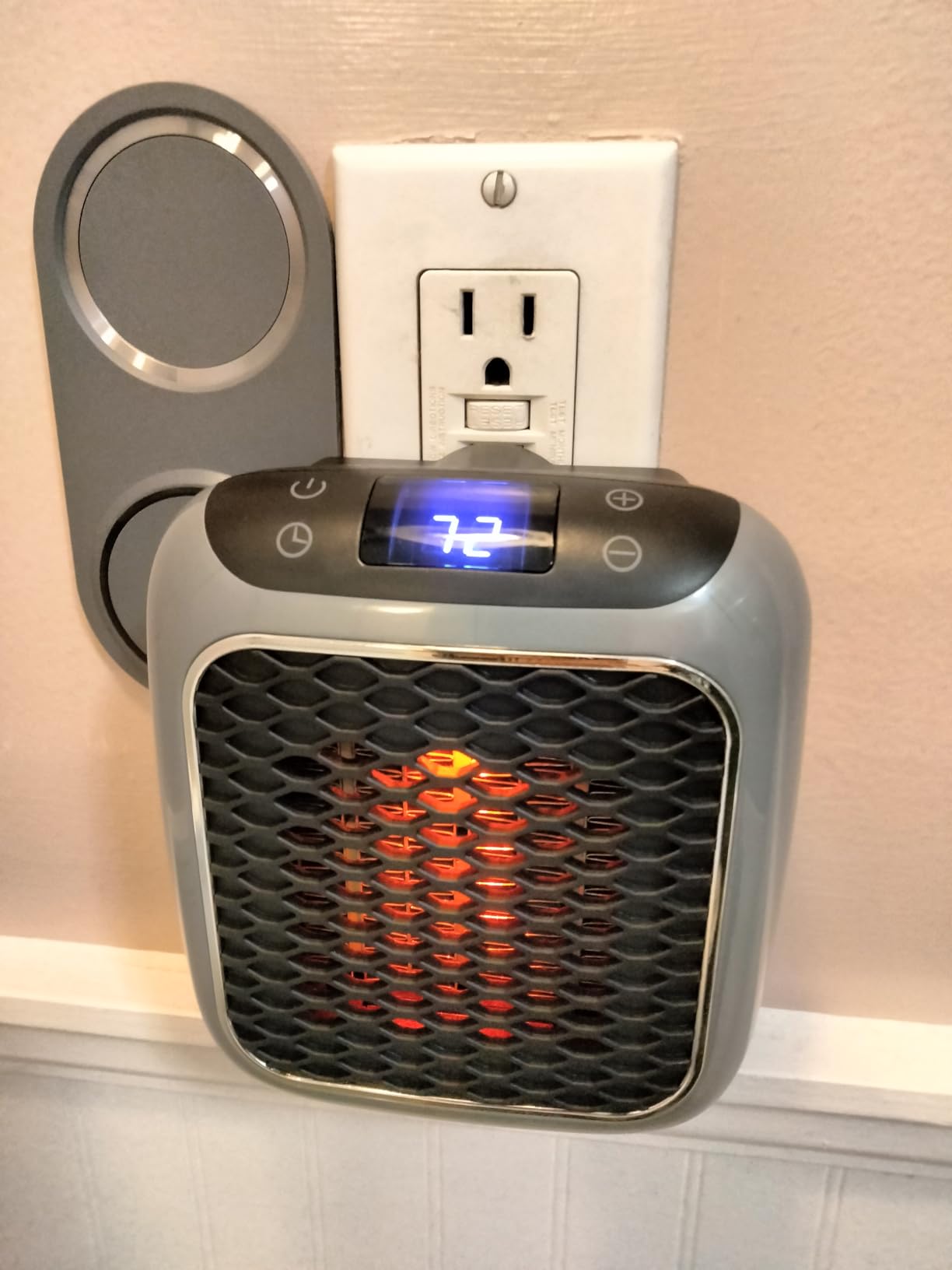 Ontel Handy Heater Turbo Wall Outlet Plug In Heater - Portable Indoor Ceramic Space Heater w/Adjustable Thermostat, 12-Hour Timer, Auto Shut Off, Quiet - Plug In Wall for Office, Bedroom, Camping customer photo 2