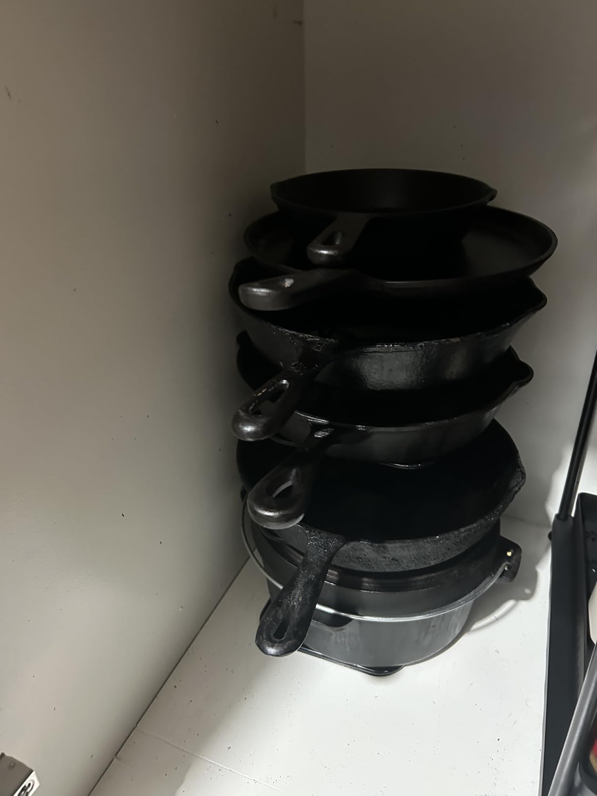 Toplife Heavy Duty Pan Organizer, 5 Tier Pot and Pan Organizer Rack for Cast Iron Skillets, Griddles and Pots - Sturdy Steel Construction - No Assembly Required - Black customer photo 1