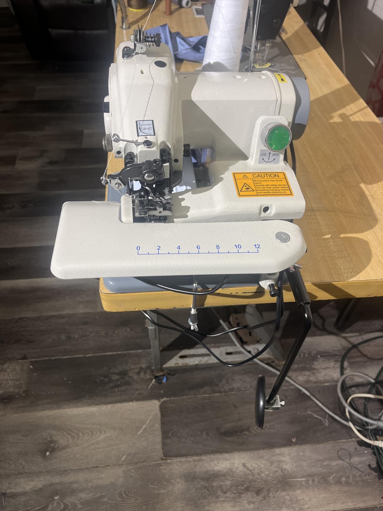 RM-500 Portable Sewing Machine, Sewing and Quilting Machine, Seamless sewing, Wide Table, Blindstitch Sewing Machine, Desktop Blindstitch Hemmer, with 1 Needle, Sewing controller pedal customer photo 1