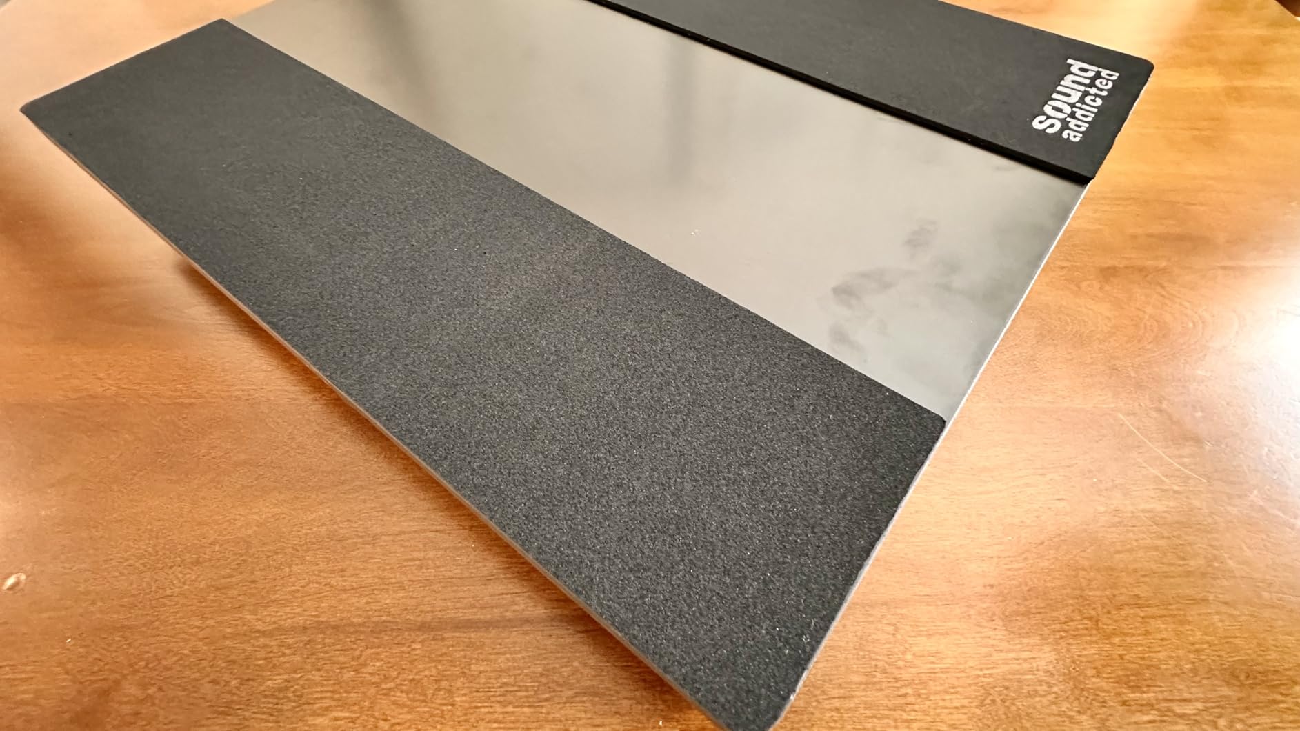 Sound Addicted VibeBoss P12 - Acoustic Isolation Platform Suitable for 12-15 inches Large Subwoofers (20'' x 17'' x 3'') customer photo 1