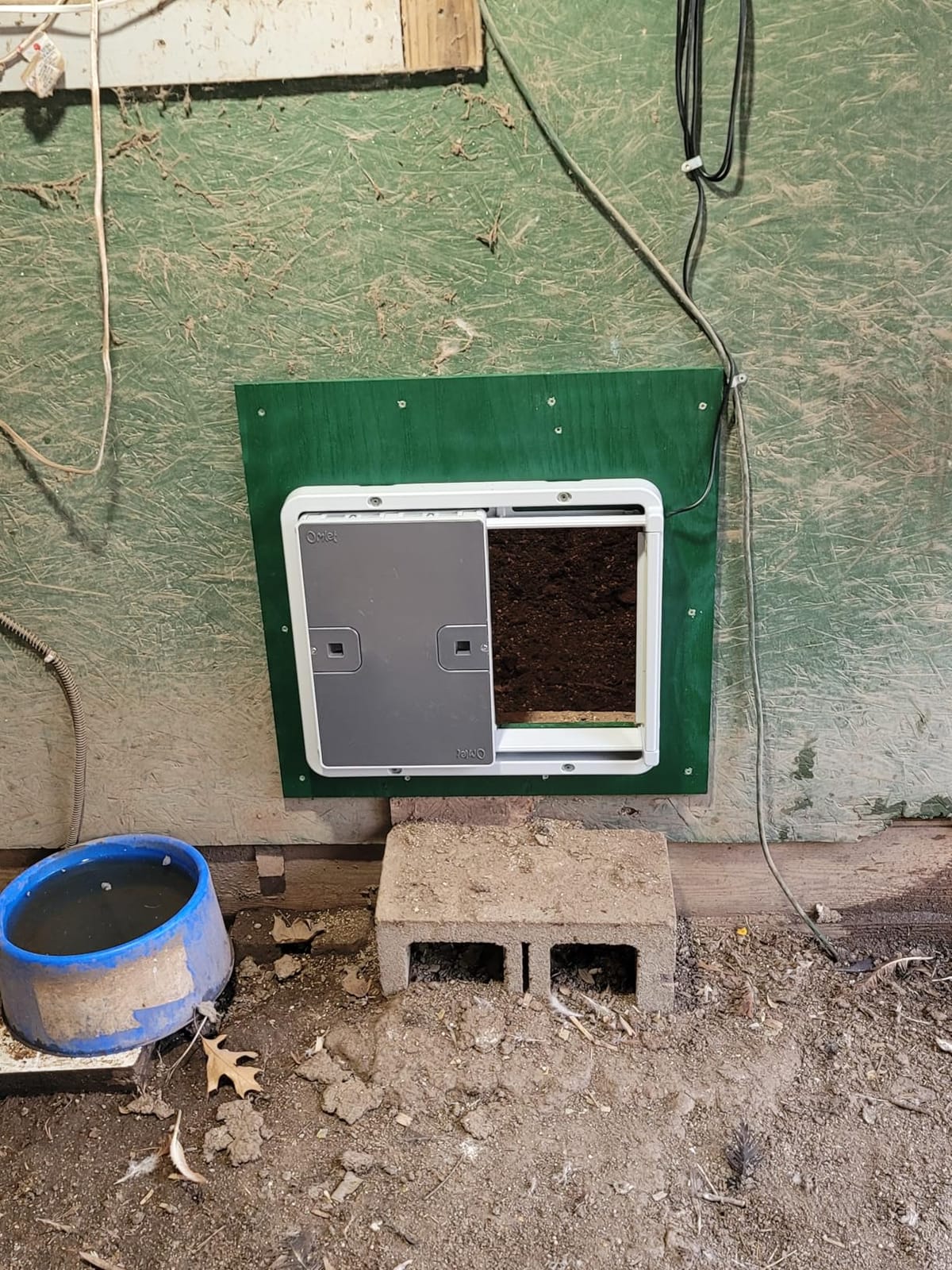 Omlet Automatic Chicken Coop Door Opener | Operated by Light Sensor or Timer | Easy to Install, No Maintenance Required | Improves Coop Security and Insulation | Built-in Safety Sensors | Grey customer photo 1
