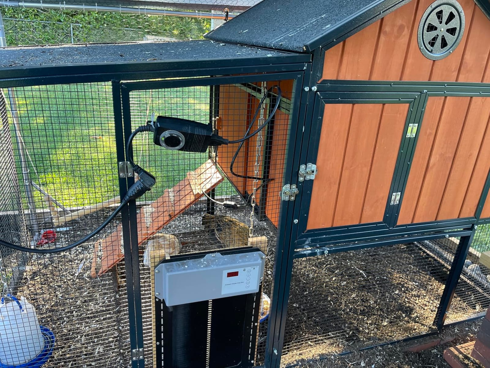 Econohome Safe Chicken Coop Heater, Safer Than Brooder Lamps, Gently Warm, 150 Watts, ETL Compliant for Safety - Also for Pets and Under Desk customer photo 2