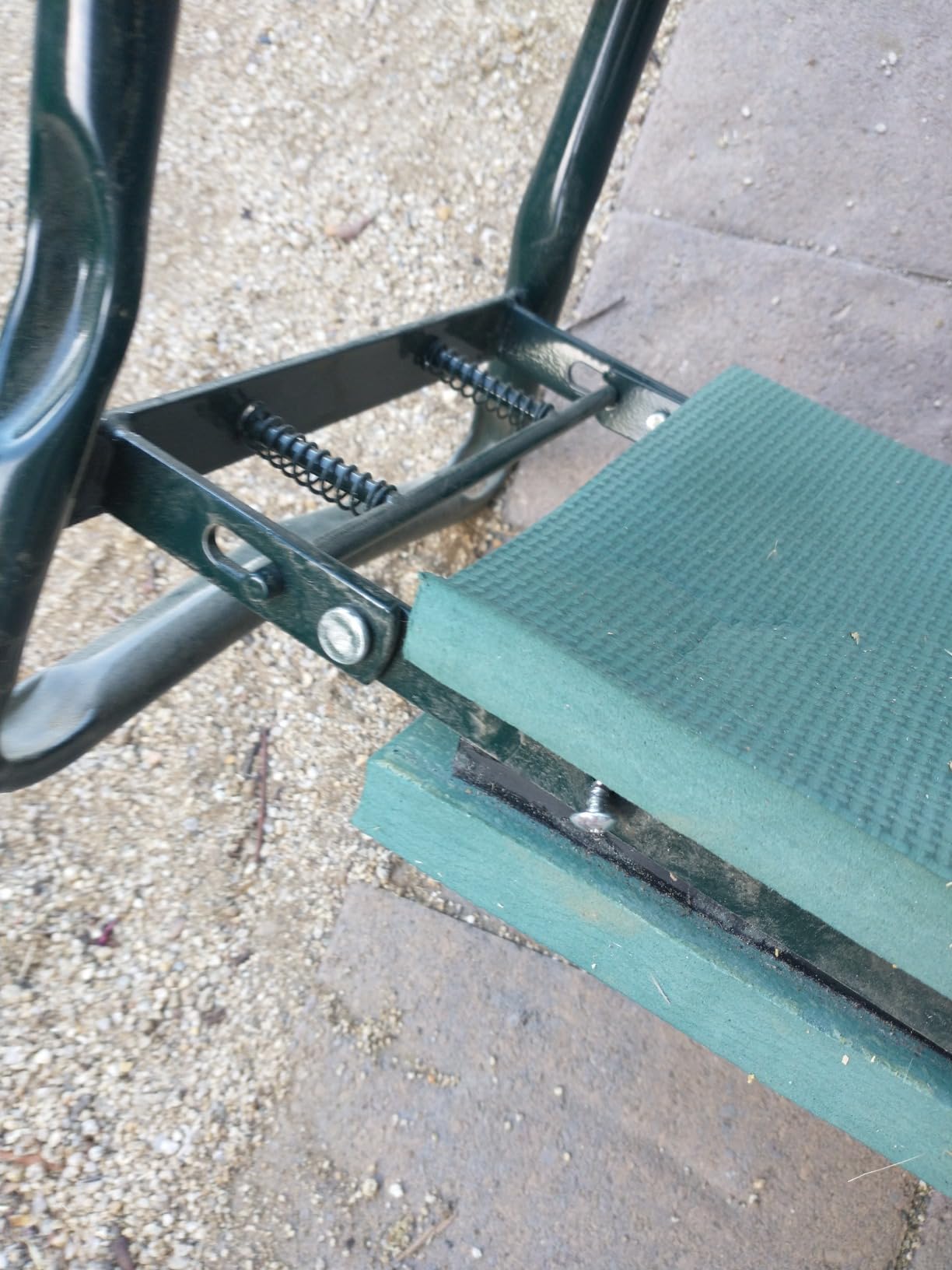 2-in-1 Garden Kneeler & Seat, Folding Seat w/EVA Foam Kneeling Pad & Removable Tools Pouch, Sturdy Steel Frame, No Assembly, Portable Heavy Duty Garden Stool for Women & Men customer photo 1