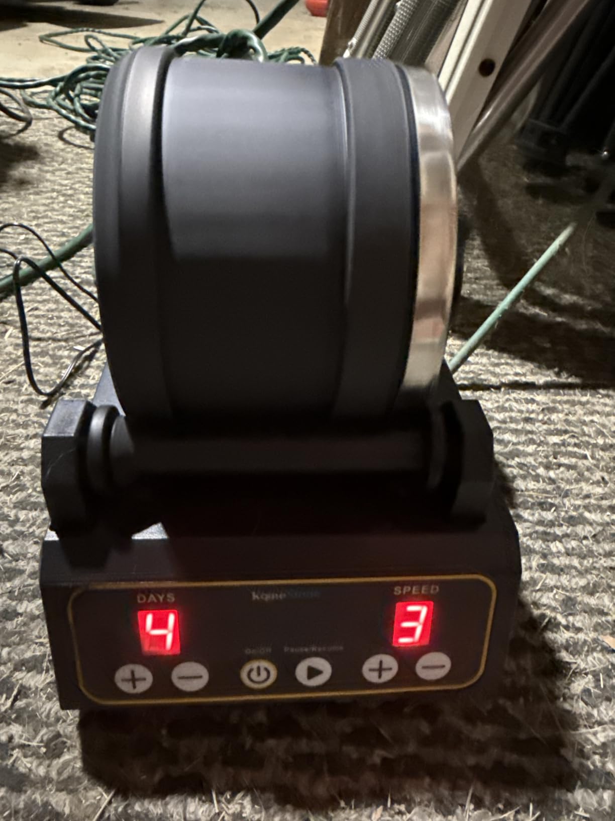 KomeStone K1 Quiet Rock Tumbler Kit for Adults, Kids & Families | Reliable 2.5Lb Rotary Rock Polisher, Thick Rubber Barrel, 3 Speeds, 9-Day Timer, Memory Function, Complete Gem Polishing Kit customer photo 2