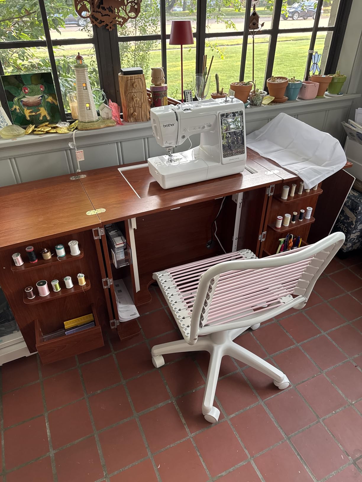 Kangaroo Bandicoot Sewing Cabinet with Lift - Quilting & Sewing Machine Table with Expandable Work Surface & Storage, Gray customer photo 2