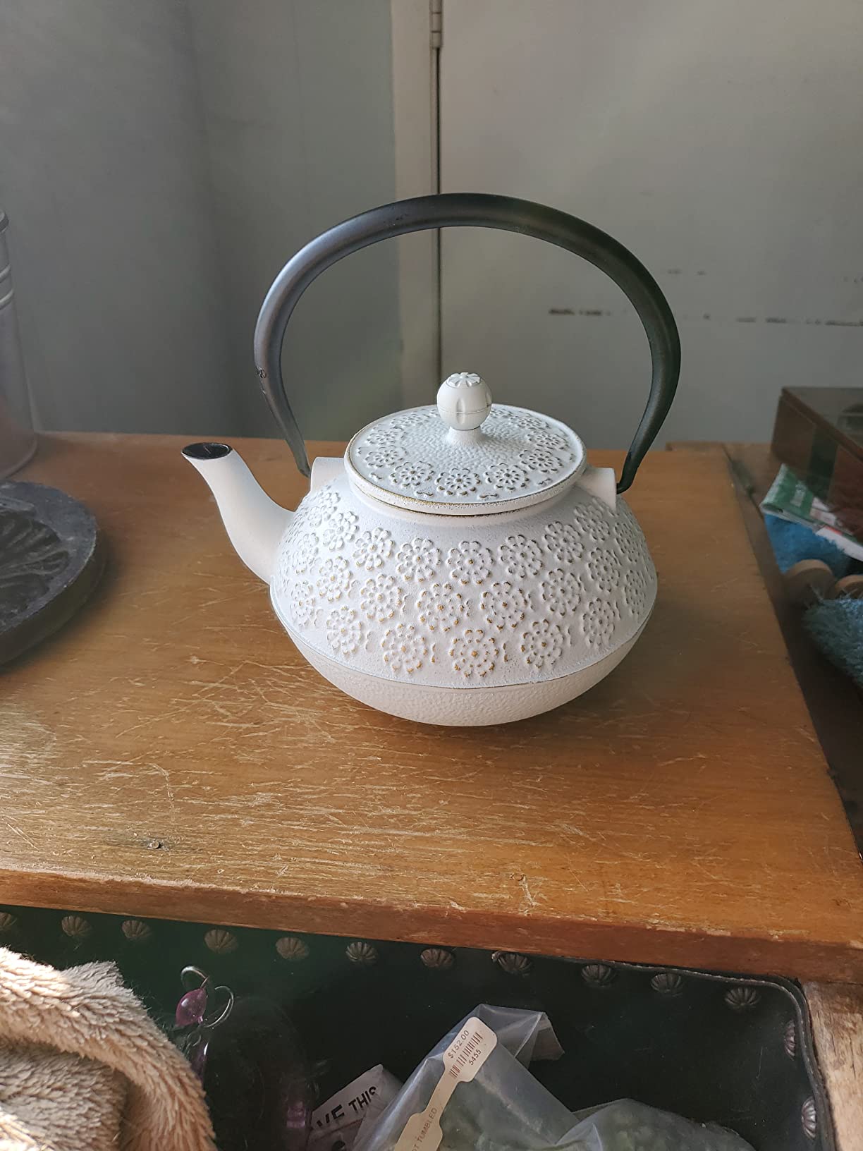 Sotya Cast Iron Tea Pot with Infusers for Loose Tea, 40oz Japanese Tetsubin | 1200ml Tea Kettle Coated with Enameled Interior for Stove Top, Cherry Blossom Design, Dark Green customer photo 1