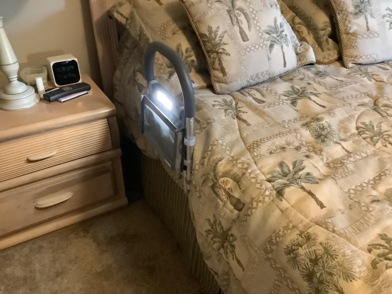 Lunderg Bed Assist Rail for Seniors with Motion Light & Non-Slip Grab Bar | Easy to Install Bed Rails for Elderly Adults Safety & Post-Surgery - Helps Reduce Falls & Support Independence customer photo 2