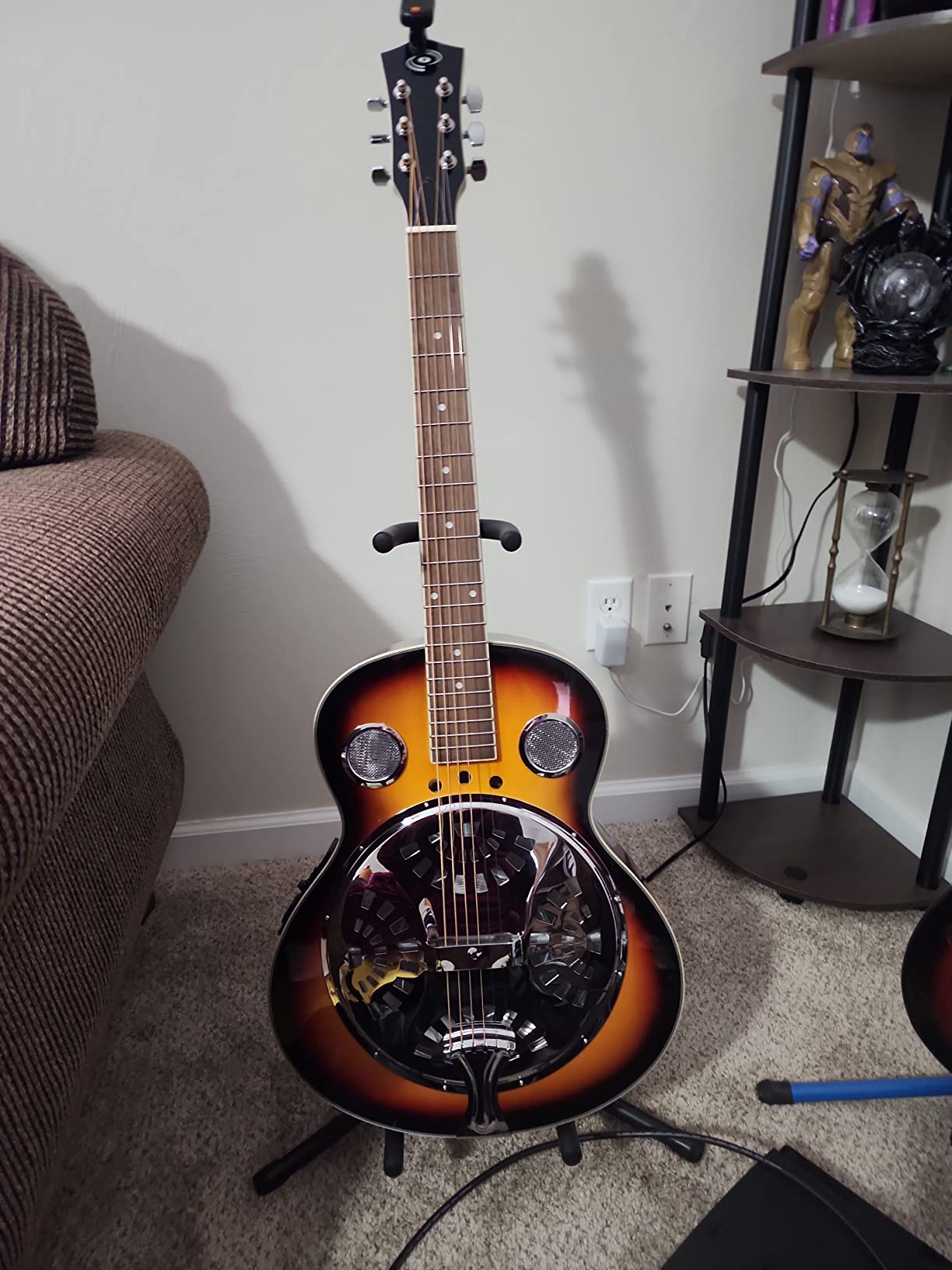 Pyle Resophonic Resonator Acoustic Electric Guitar-6 String Round Neck Sunburst Mahogany Traditional Resonator w/Built-in Pre Amplifier, Case Bag, Strap, Steel Strings, Tuner, Picks customer photo 1