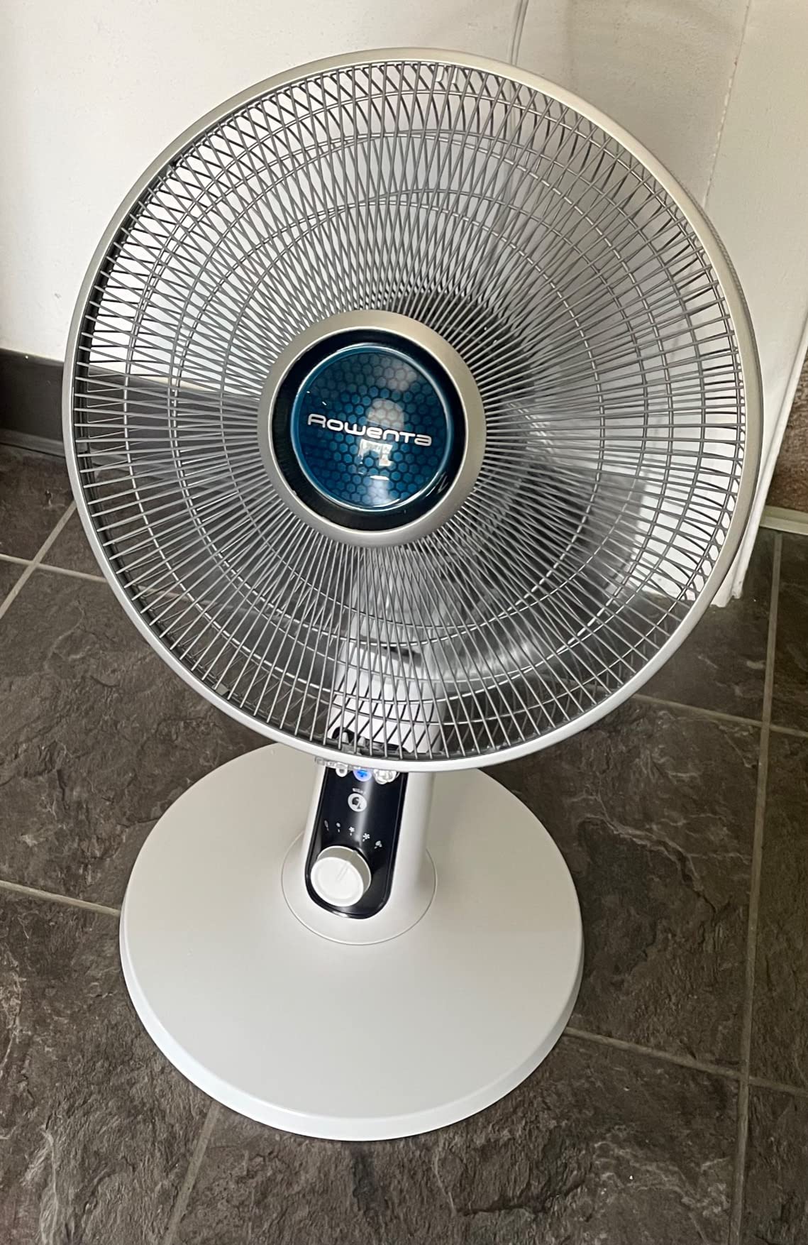 Rowenta, Desk Fan, Turbo Silence Table Fan, 12 Inches, Ultra Quiet Fan for Bedroom, Oscillating, Portable, 4 Speeds, Manual Turn Dial, White, Indoor, VU2730 customer photo 2