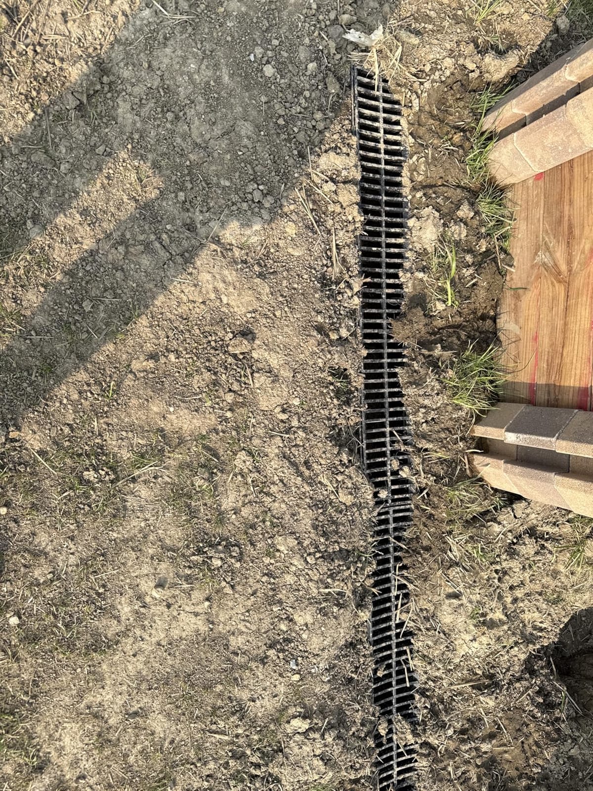 VEVOR Trench Drain System Channel Drain 5.9x5.1-Inch HDPE Drainage Trench, Black Plastic Garage Floor Drain with Plastic Grate, 6x39 Trench Drain Grate, with 6 End Caps, for Garden, Driveway-6 Pack customer photo 2