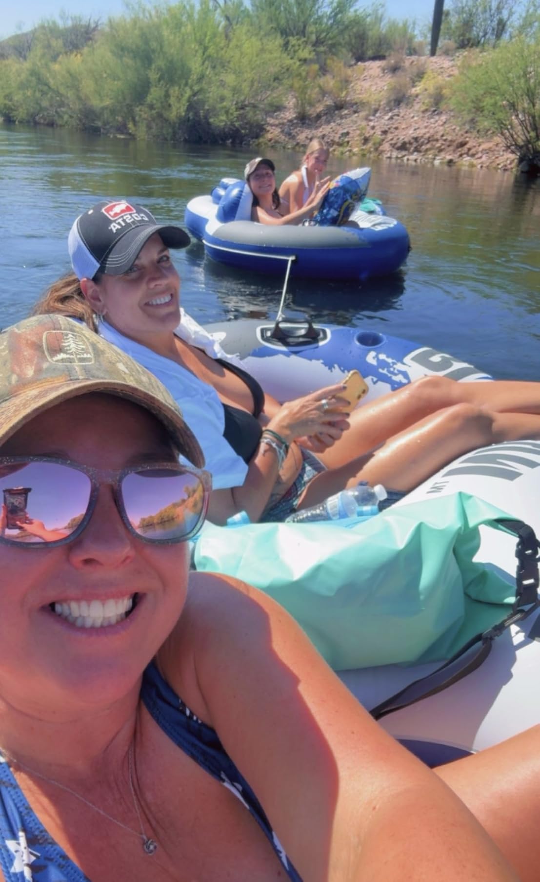 INTEX 58825EP River Run 1 Inflatable Floating Lounge: Comfortable Backrest - Built-in Cup Holders - Durable Grab Handles - All Around Grab Rope - 220lb Weight Capacity customer photo 1