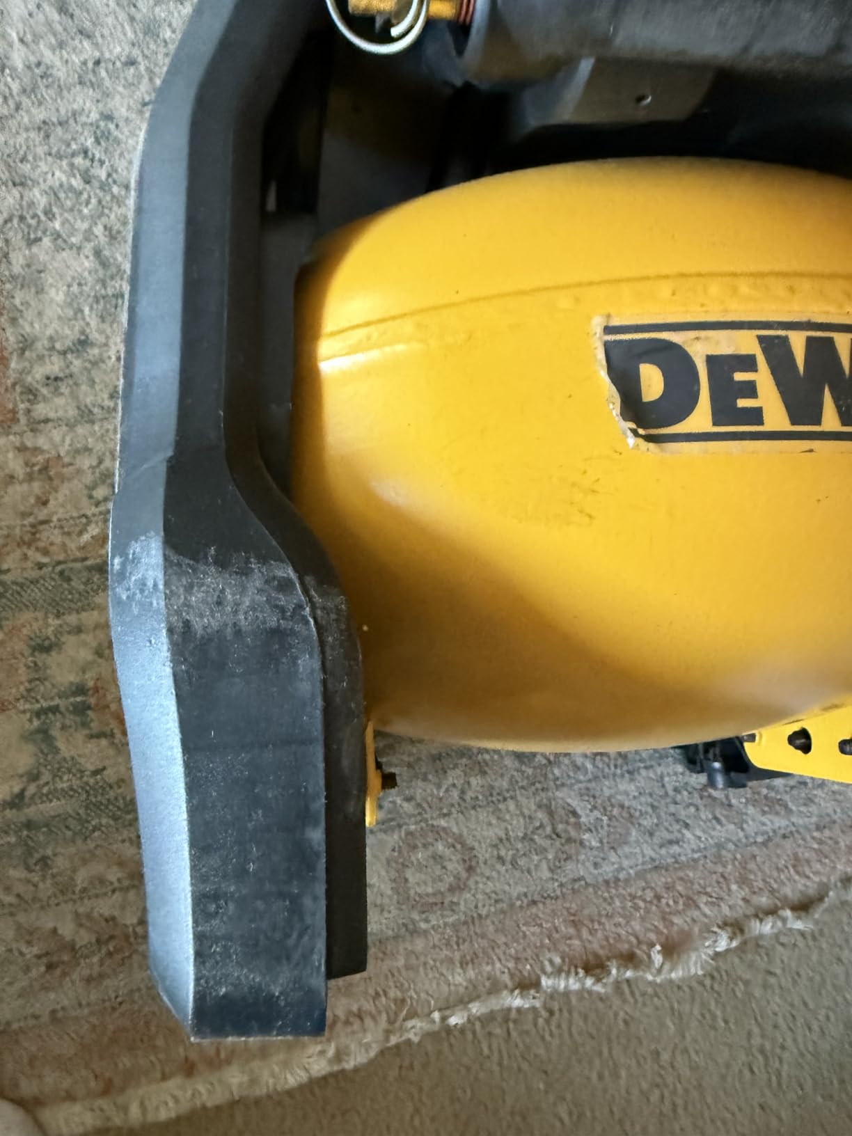 DEWALT 20V MAX* Portable Cordless Air Compressor Kit, 2.5 Gallons, 140 PSI, Brushless with Battery & Charger (DCC2520T1) customer photo 2