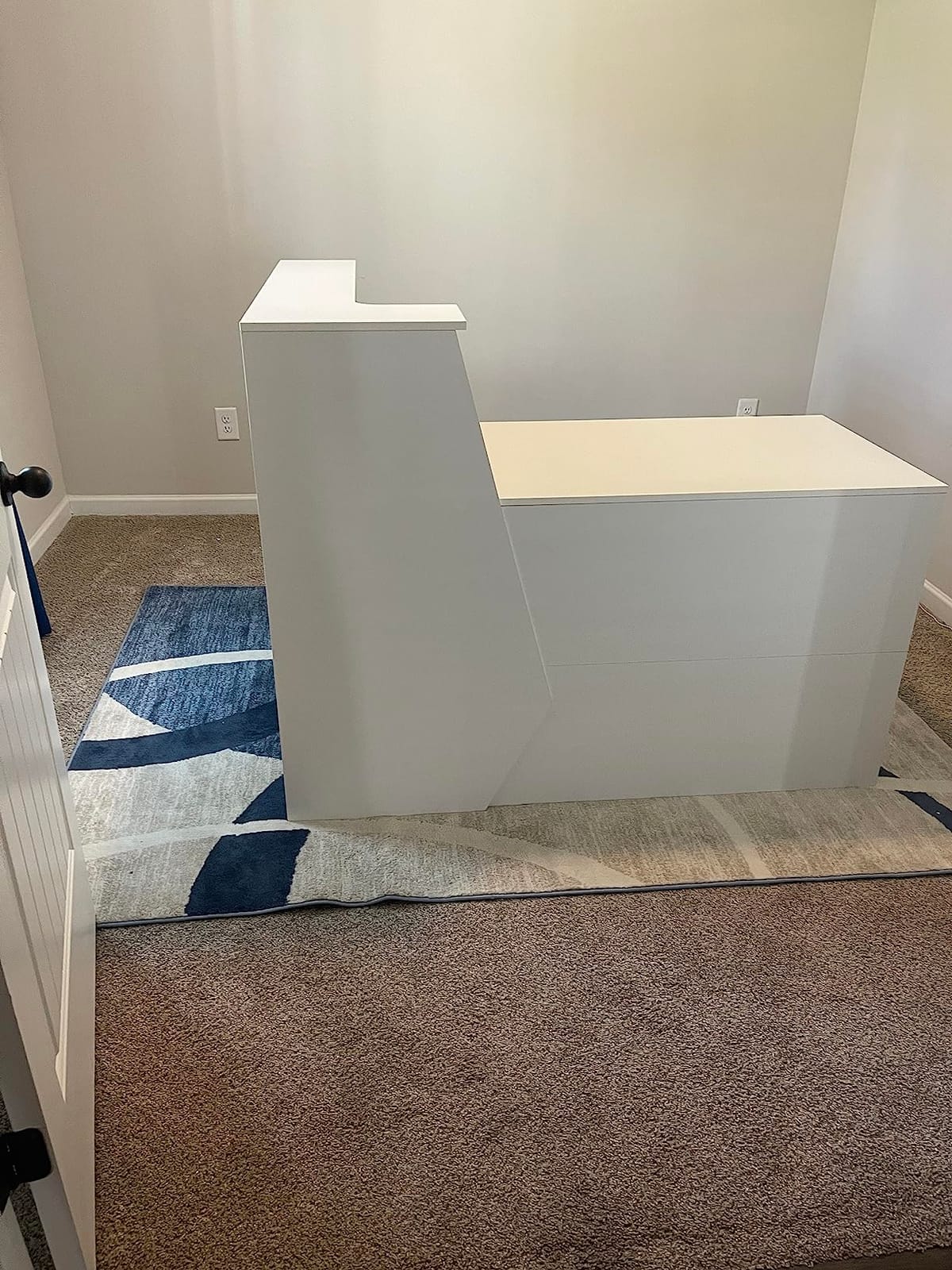 AIEGLE Large Reception Desk with Counter, Retail Counter with Private Lockable Storage & Adjustable Shelves, for Salon Reception Room Checkout Office, Natural and White (70.9