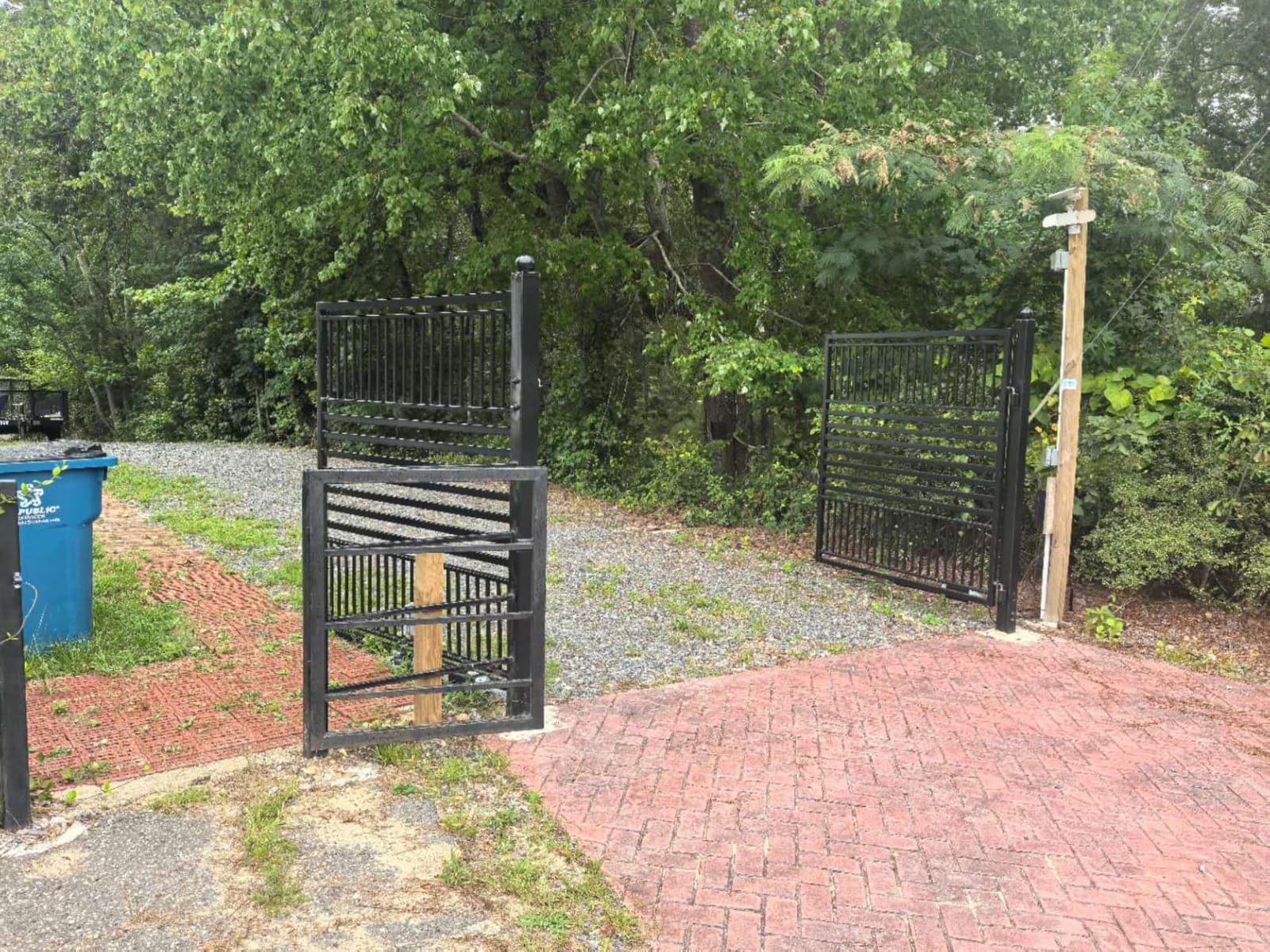 ALEKO Dual Swing Driveway Gate with Opener Kit (16x6 London) DG16LOND | Complete automation package, remote-controlled entry, weather-resistant steel, includes motor arms and control board customer photo 2