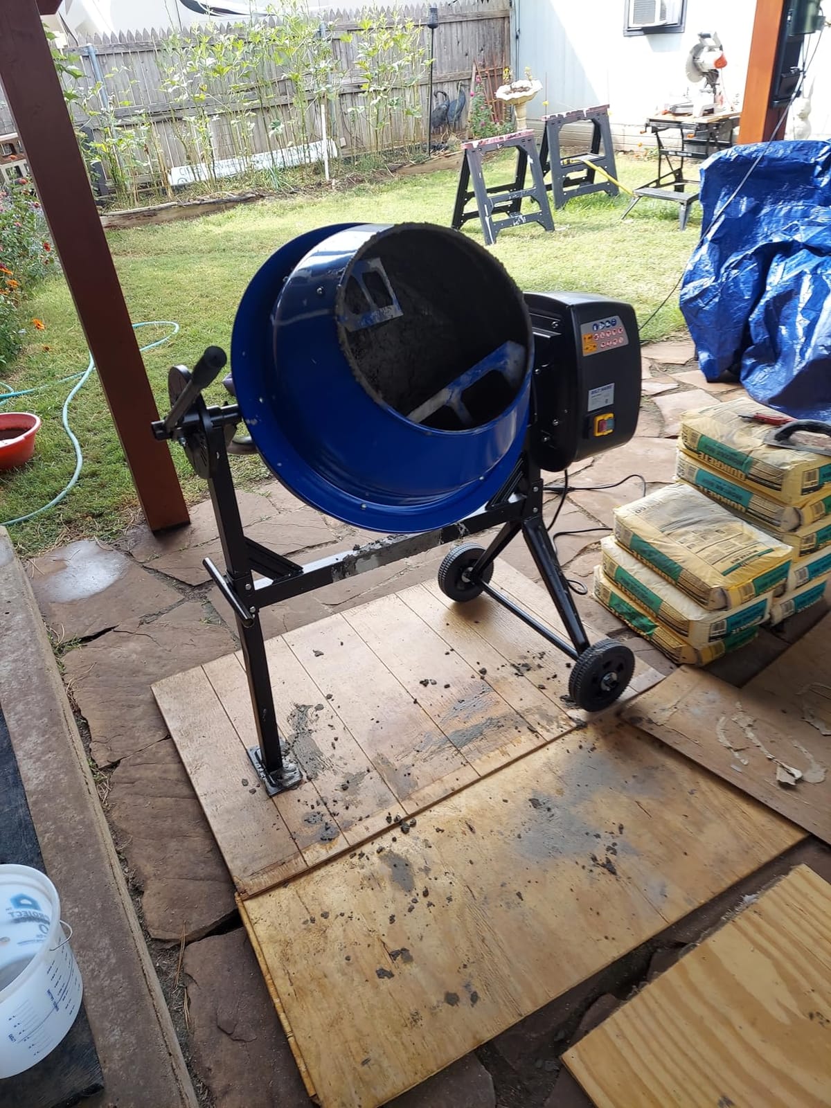 BILT HARD Electric Cement Mixer, 4 Cubic Ft. 550W Portable Concrete Mixer Machine, Wheelbarrow Cement Mixing Tools for Stucco customer photo 2