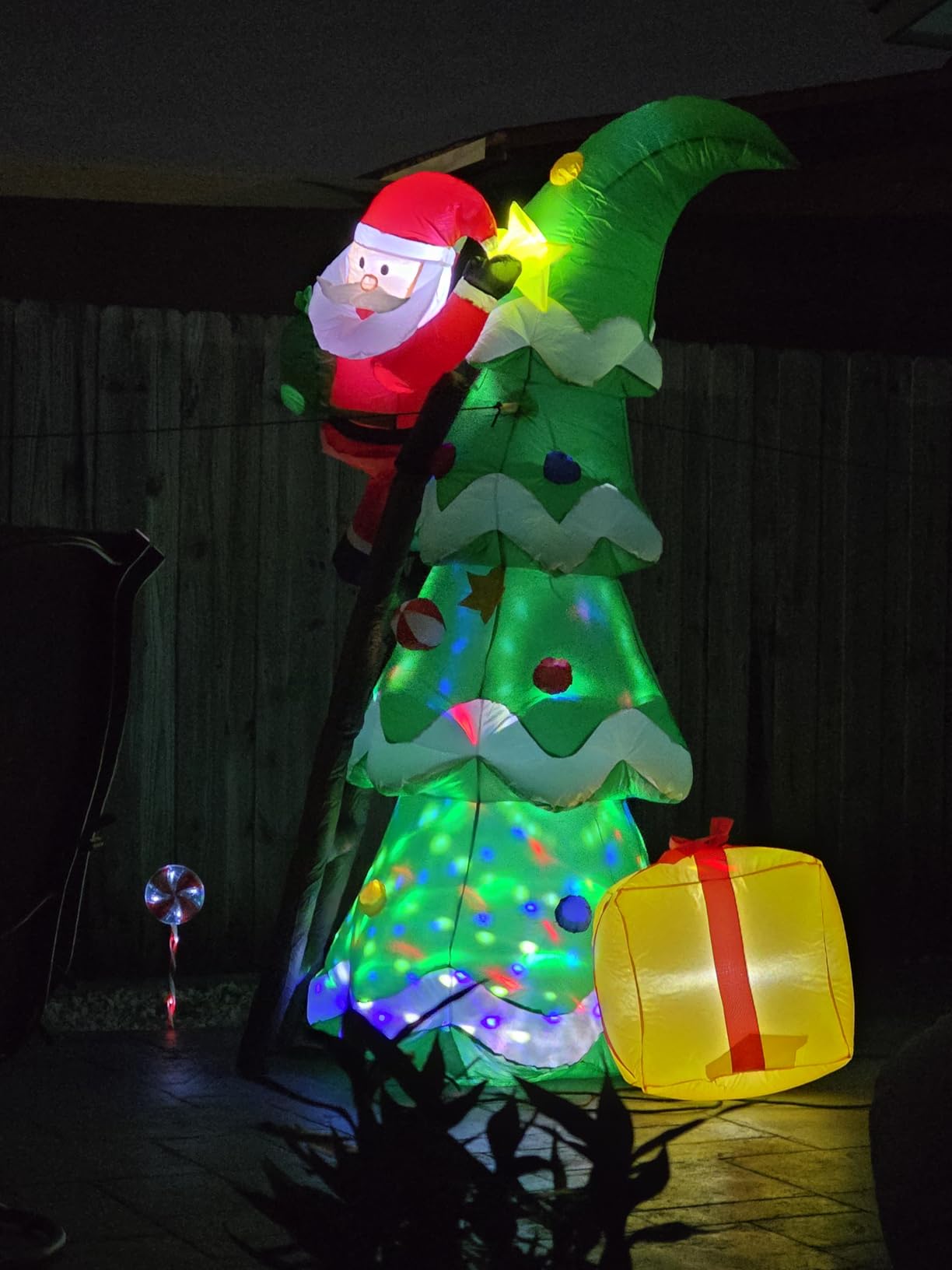 7 FT Christmas Inflatables Tree Outdoor Decorations Blow Up Yard Present Box with Built-in LEDs for Indoor Party Garden Lawn Decor customer photo 2