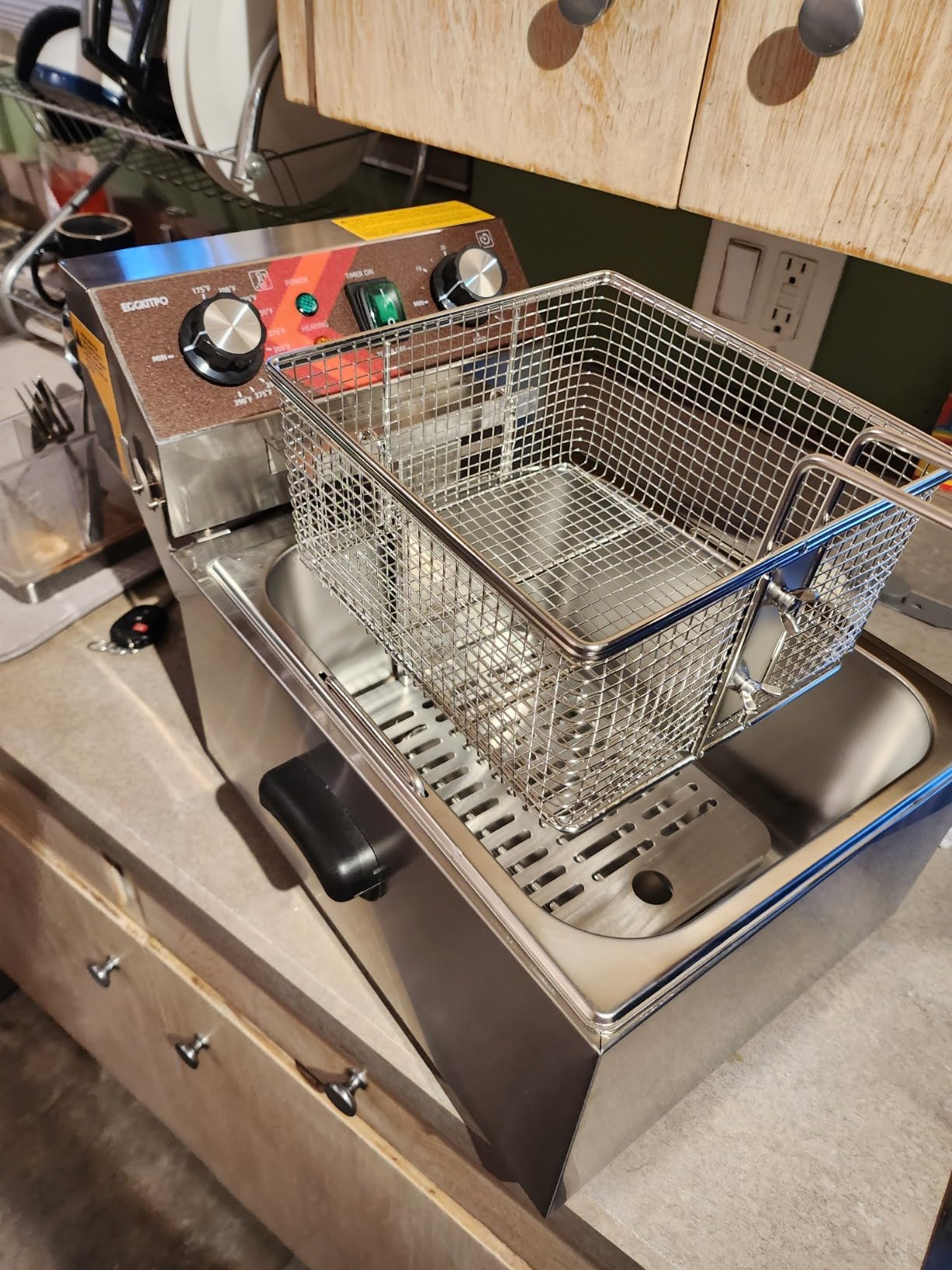 EGGKITPO Electric Deep fryer Single Tank Deep Fryer with Basket Capacity 10L(10.5QT) Electric Countertop Fryers with 60 Minute Timer for Home Kitchen and Restaurant, 1800 Watts, 120V customer photo 2