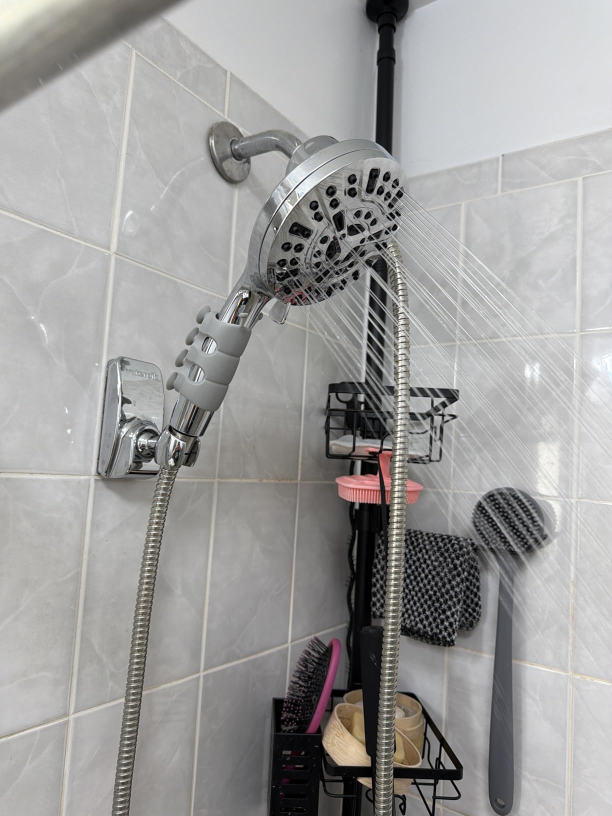 BESAQUO 9 Functions High Pressure Shower Head with Handheld, Built-in Pause Mode & Power Wash, Non-Clogging Nozzles, 6ft Hose & Bracket customer photo 2