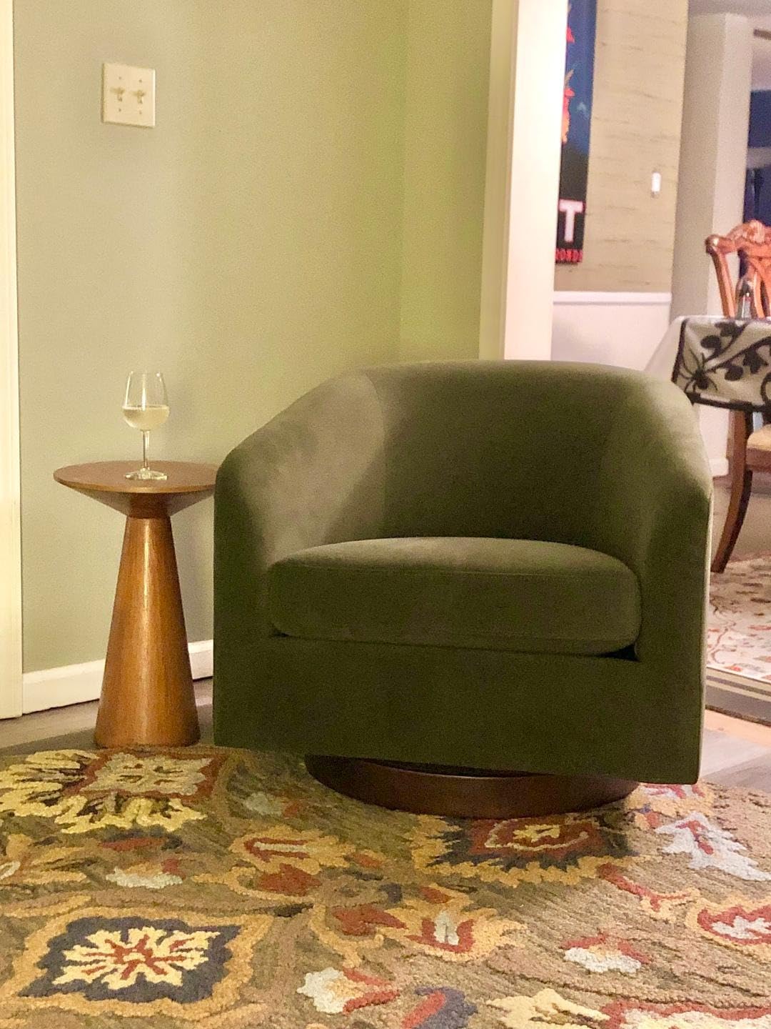 CHITA Swivel Accent Chair, FSC Wood Frame, Fully Assembled, Forest Green, Velvet Barrel Arm Chair with 360-degree Swivel Solid Wood Base, Mid Century Modern Living Room Chair, 350 Lb Capacity customer photo 1