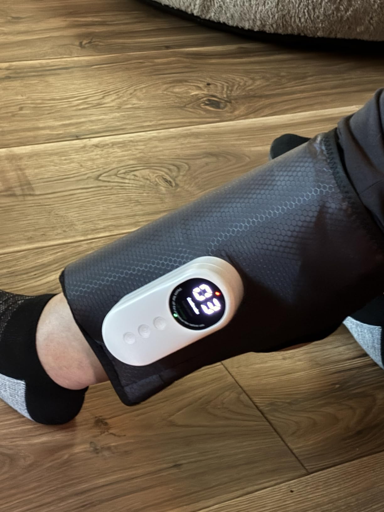 LINGTENG Leg Massager for Circulation and Pain Relief, Calf Air Compression | Leg Massager with Heat, with 3 Intensities, 3 Modes, Easy to use, Muscle Relaxation, Birthday Gifts for Parents (Pair) customer photo 1