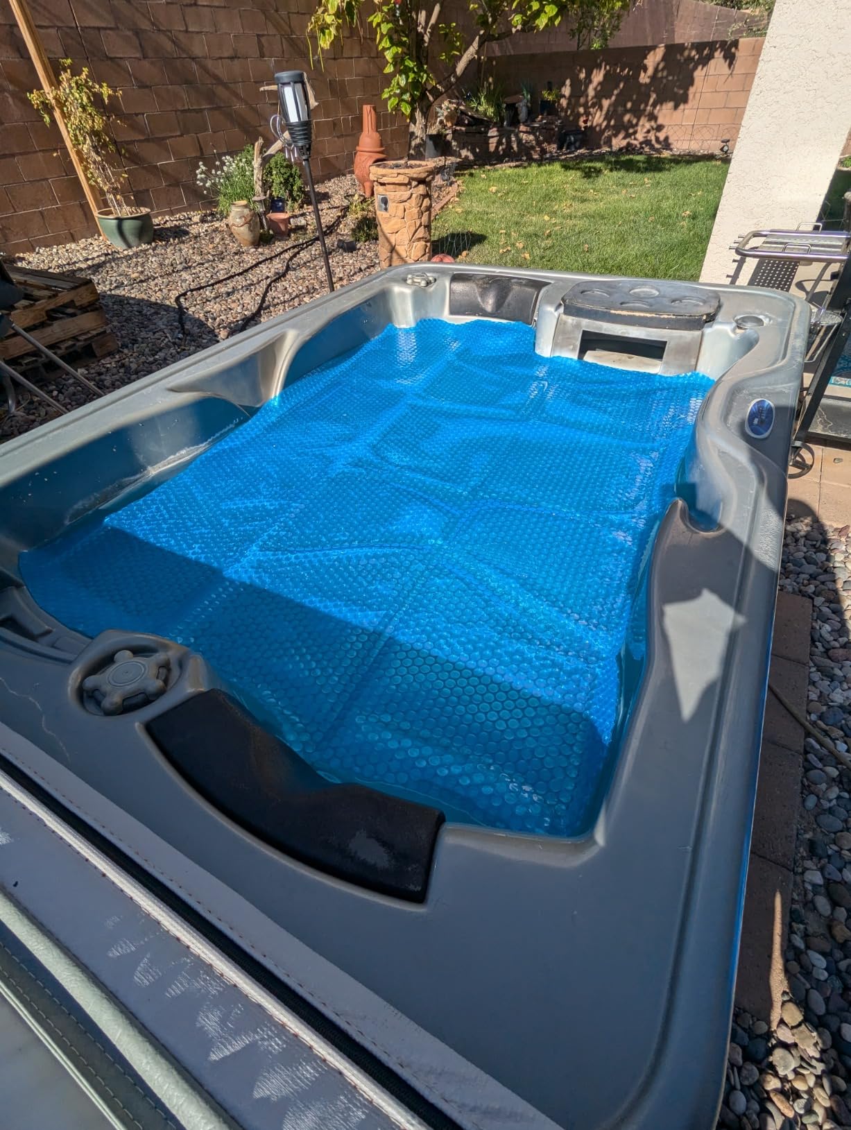 MADHOLLY Spa Hot Tub Cover for Heat Retention - 7×7FT Square 16-Mil Heavy-Duty Bubble Solar Blanket for Preventing Water Evaporation, Easy to Cut and Clean (210 × 210 CM) customer photo 2