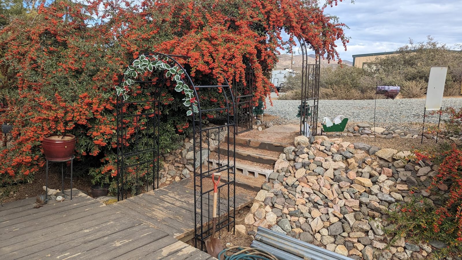 Outvita 7FT Metal Garden Arch Arbor, Black Trellis Frame customer photo 1