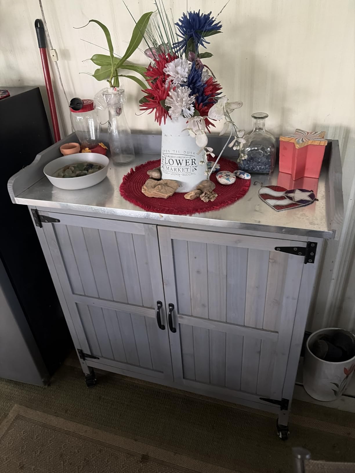 Yaheetech Rolling Potting Bench Outdoor Storage Cabinet, Metal Top, Brown customer photo 2