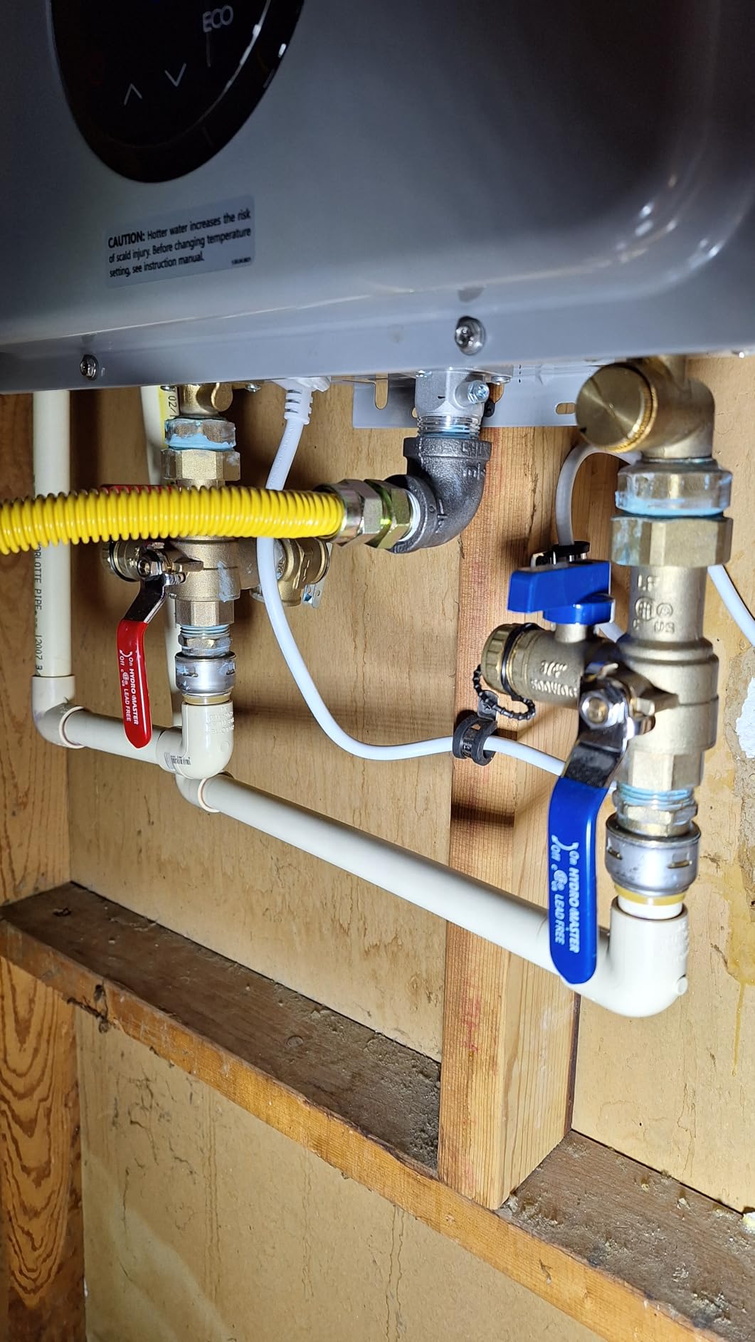 FOGATTI Tankless Water Heater Natural Gas Outdoor On Demand CSA Certified | Max 5.1GPM 120,000BTU Instant Water Heater Whole House 2-4 outlets points ±1°F Water Servo Precision Smart Digital Display customer photo 1