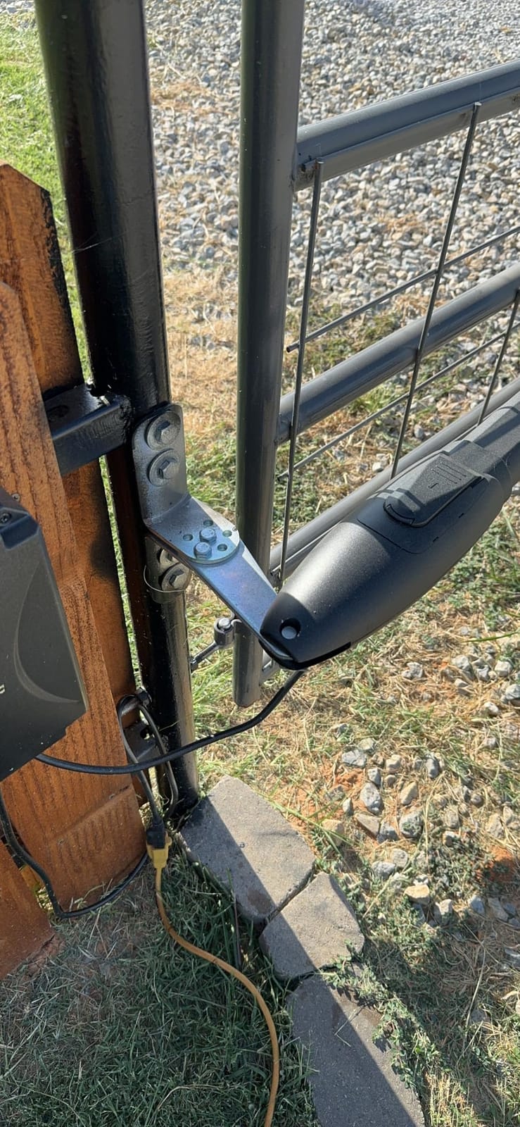 CO-Z Automatic Dual Swing Gate Opener Kit, Electric Gate Opener for Doors up to 660lb*2 18ft, Driveway Home Garden Gate System for Double Swing Gates, Dual Gate Complete Kit with Remote Control customer photo 1