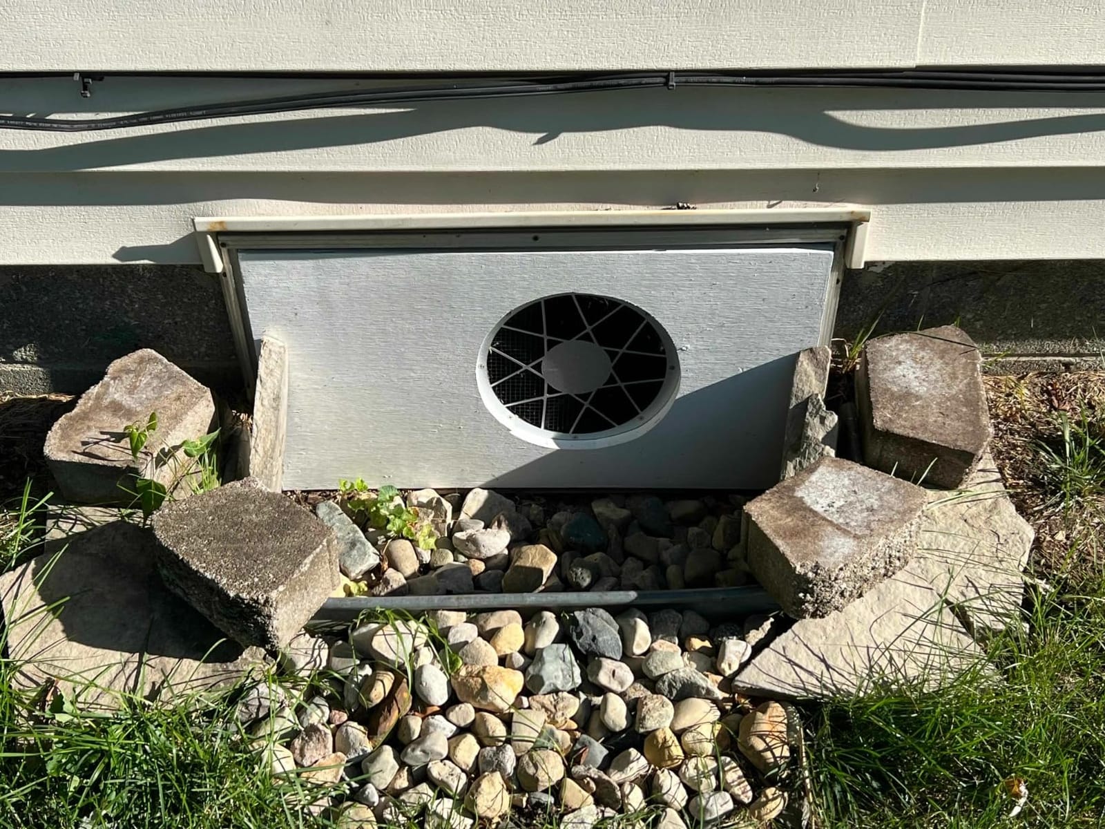 ALORAIR 540CFM Crawl Space Ventilator Fan with Humidistat & Thermostat | 8.7 Inch Basement Vent Fan with Freeze Protection, IP-55 Rated Isolation Mesh for Crawlspace, Garage, Attic, Exhaust customer photo 1