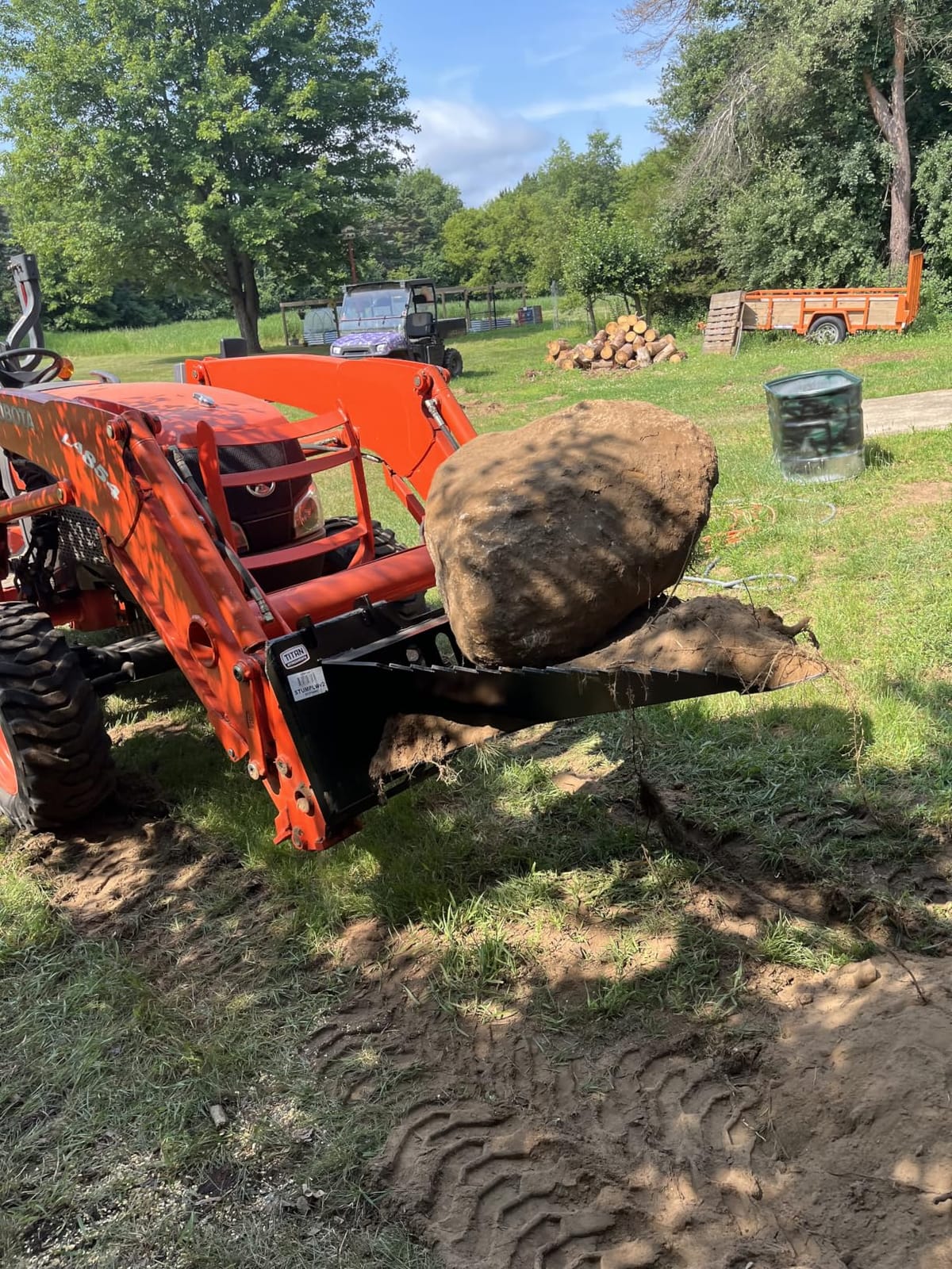 Titan Attachments Economy Series Stump Bucket Attachment, Universal Skid Steer Quick Tach, Serrated Leading Edge, Tree Scoop Digger for Removing Smaller Tree Stumps and Light Duty Ripping Roots customer photo 1