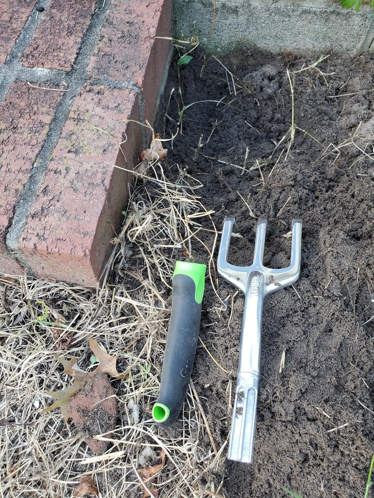 Heavy Duty Gardening Tools - Gardening Gifts for Women, Men, Mom, Dad - Durable, Ergonomic Garden Tools Set (Green) customer photo 2