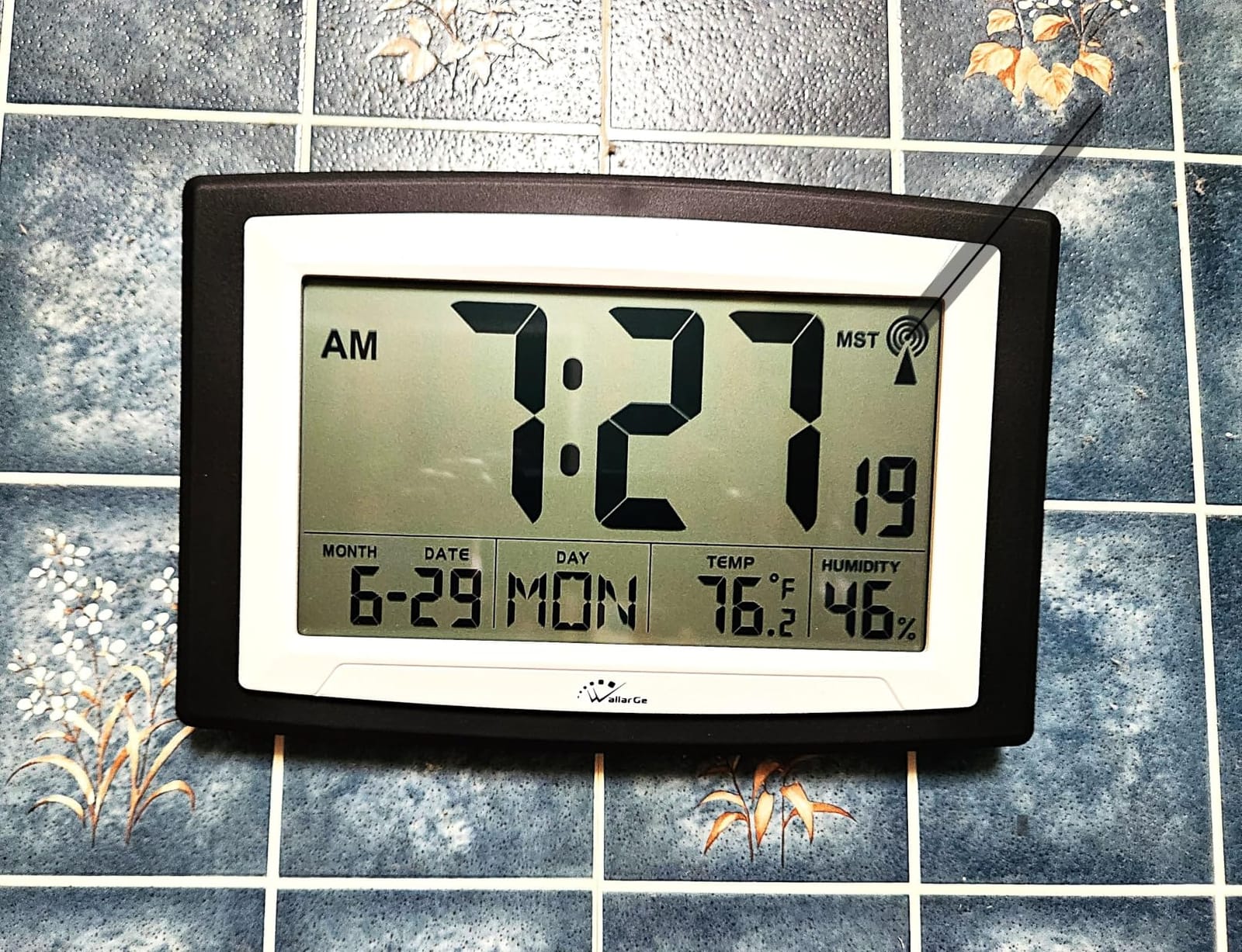 WallarGe Atomic Digital Wall Clock Battery Operated, Self-Setting, Large Display with Temperature, Date, Day of The Week, Silent Wall Mount Digital Clock, 4 Time Zones, DST customer photo 1