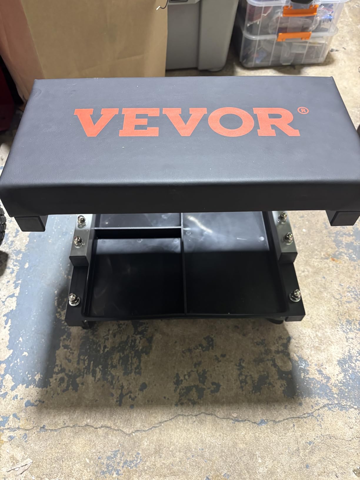 VEVOR Rolling Creeper Garage/Shop Seat, 250 LBS Capacity Padded Rolling Workshop Stool with Tool Tray Storage, Mechanic Stool for Garage, Shop, Auto Repair, Black customer photo 2