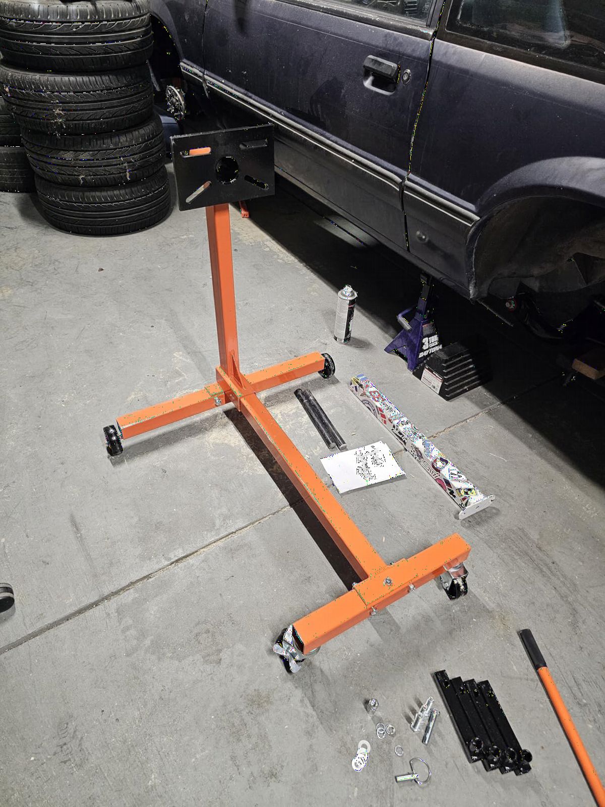 VEVOR Engine Stand, 750 lbs (3/8 Ton) Rotating Engine Motor Stand with 360 Degree Adjustable Head, Cast Iron Motor Hoist Dolly, 4-Caster, 4 Adjustable Arms, for Vehicle Maintenance, Auto Repair customer photo 2