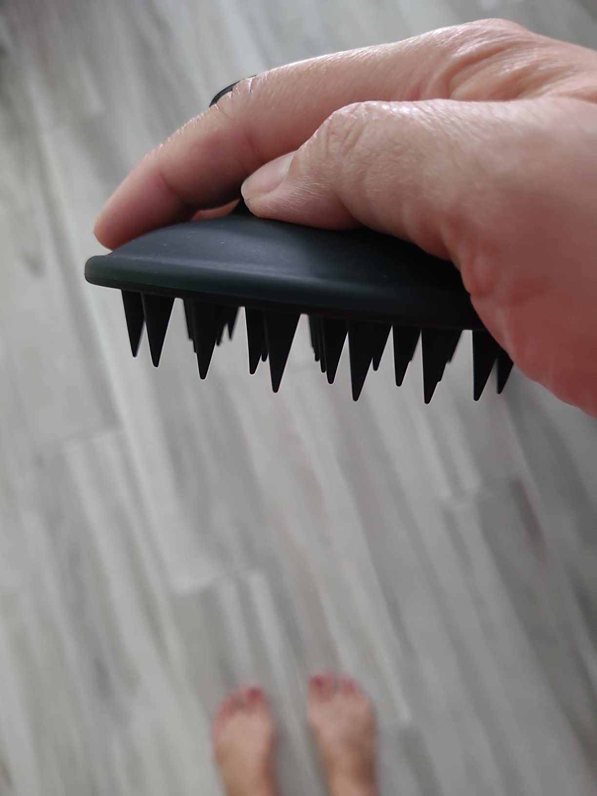 Meartchy Silicone Scalp Massager Shampoo Brush, Scalp Brush for Hair Growth & Dandruff Removal, Hair Scrubber Scalp Stimulator Exfoliator Brush with Soft Bristles for Wet Dry Scalp Care (Black) customer photo 2