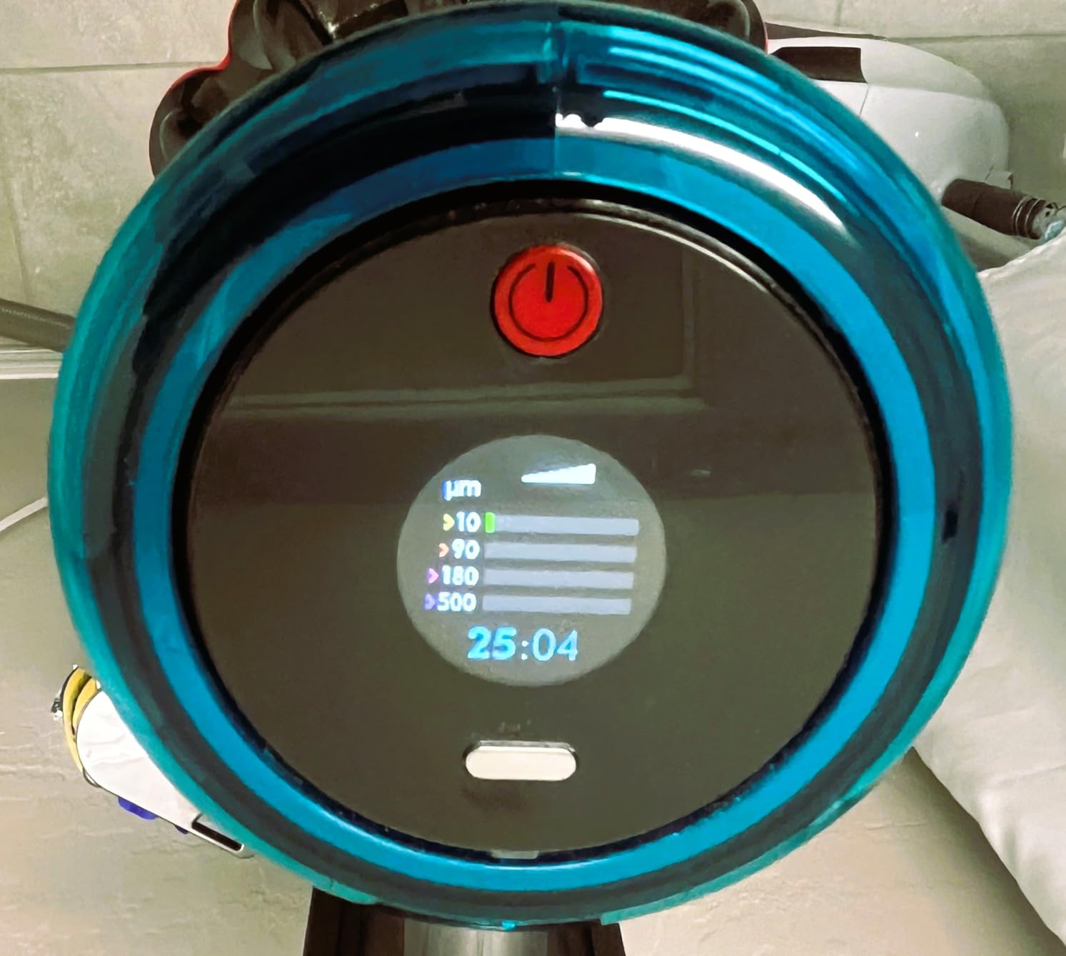 Dyson Gen5outsize Cordless Vacuum, 250AW, 3 Power Modes, Up to 140 Minutes, XL bin, Illumination Reveals dust, HEPA Filtration, All Floor Types customer photo 2