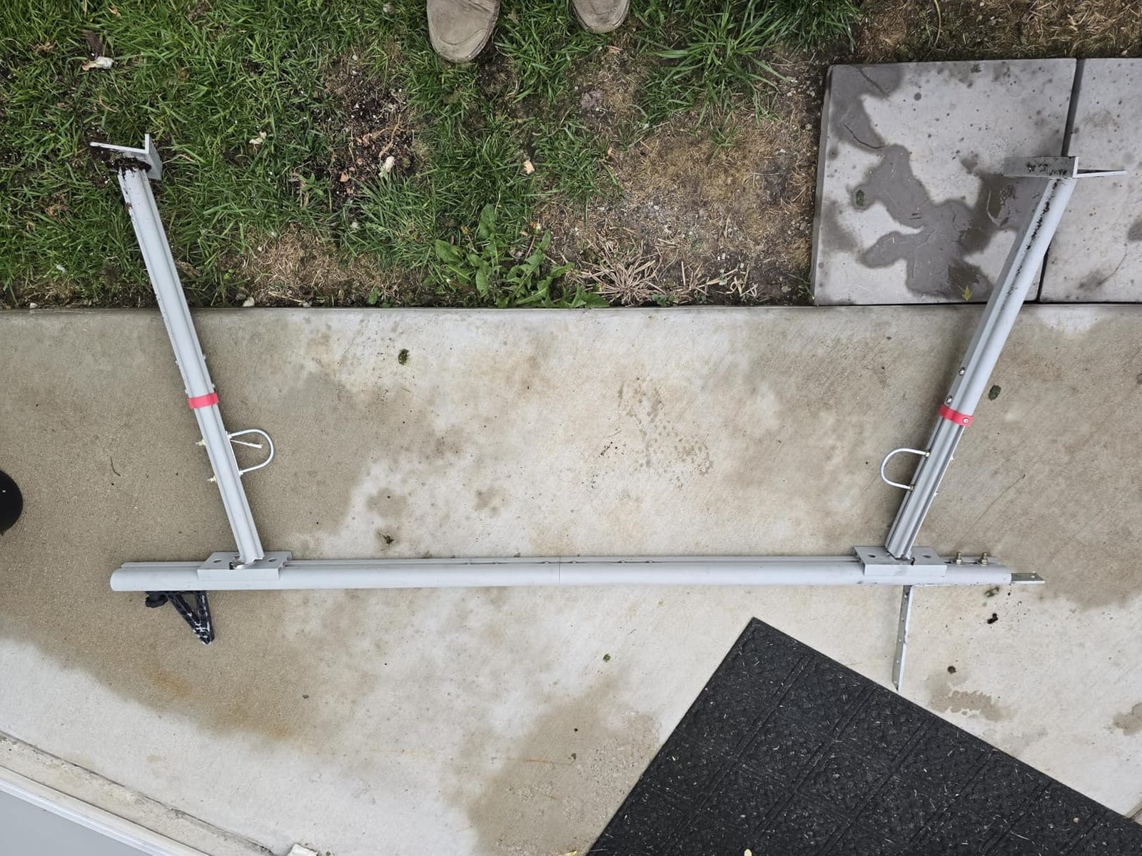 VEVOR Truck Rack with 8 Non-Drilling C-Clamps, 19-34in Adjustable Height Aluminum Ladder Rack for Truck, 800 lbs Capacity Heavy Duty Truck Bed Rack Two-Bar Set for Kayak, Surfboard, Lumber, Ladder customer photo 2