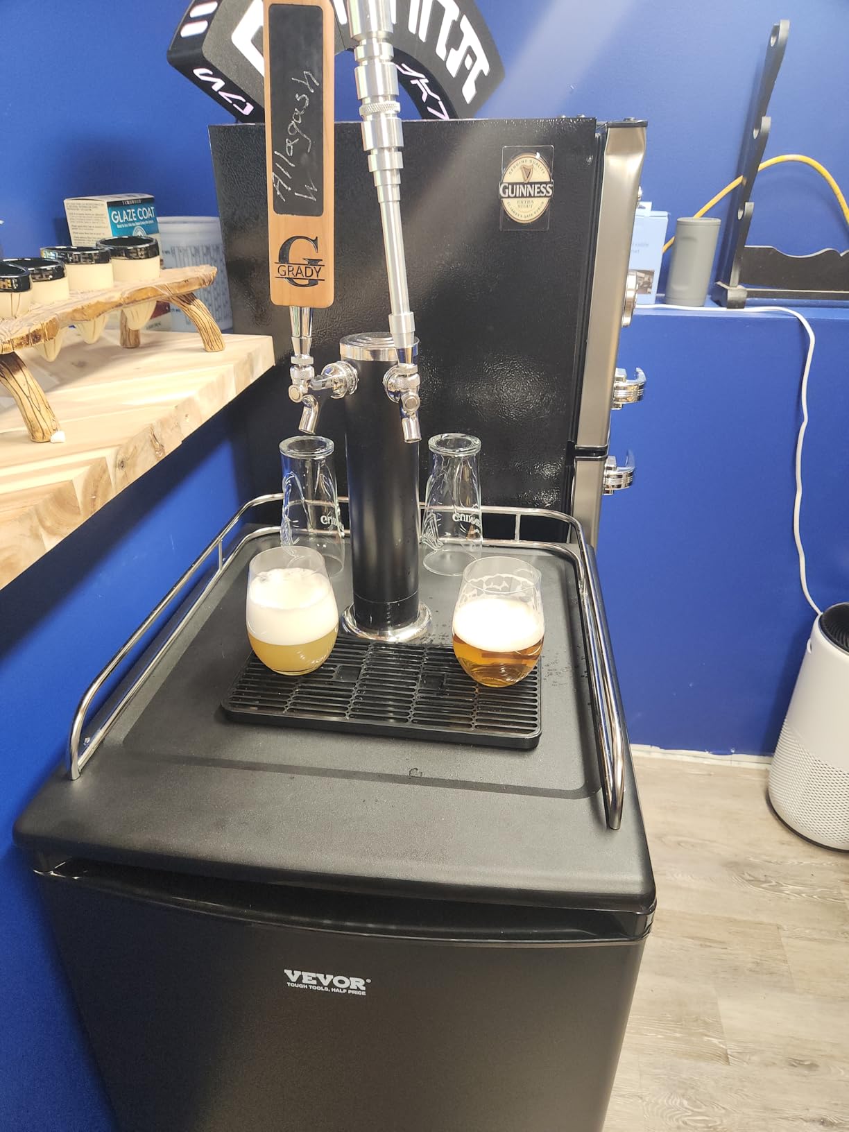 VEVOR Beer Kegerator, Dual Tap Commercial Draft Beer Dispenser for D system, Full Size Keg Refrigerator with 5lbs CO2 Tank, Hold 2 Sixth / 2 Ball lock keg, Black | Full Size Keg Refrigerator with 5 lbs CO2 Tank & Shelf, Hold 2 Sixth/ 2 Ball Lock Keg, 32℉ to 50℉ Temp Adjustable, Black customer photo 1