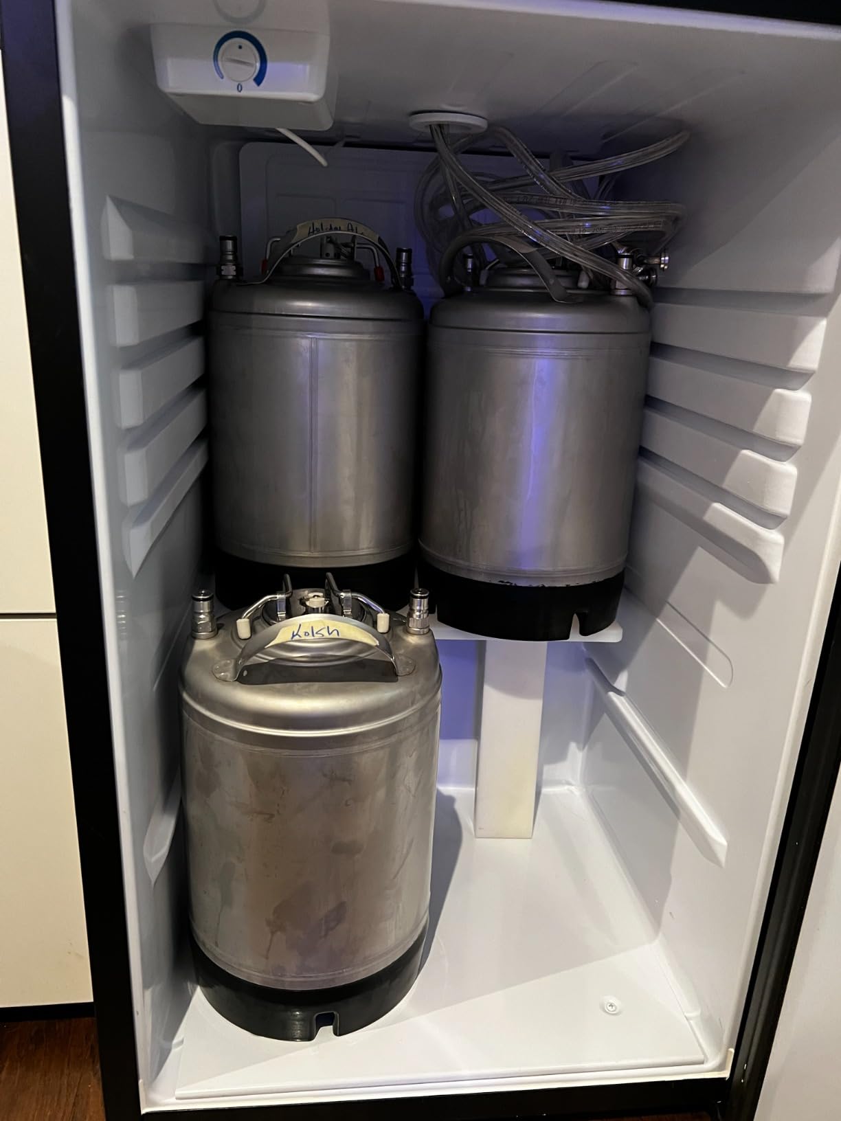 VEVOR Beer Kegerator, Dual Tap Commercial Draft Beer Dispenser for D system, Full Size Keg Refrigerator with 5lbs CO2 Tank, Hold 2 Sixth / 2 Ball lock keg, Black | Full Size Keg Refrigerator with 5 lbs CO2 Tank & Shelf, Hold 2 Sixth/ 2 Ball Lock Keg, 32℉ to 50℉ Temp Adjustable, Black customer photo 2